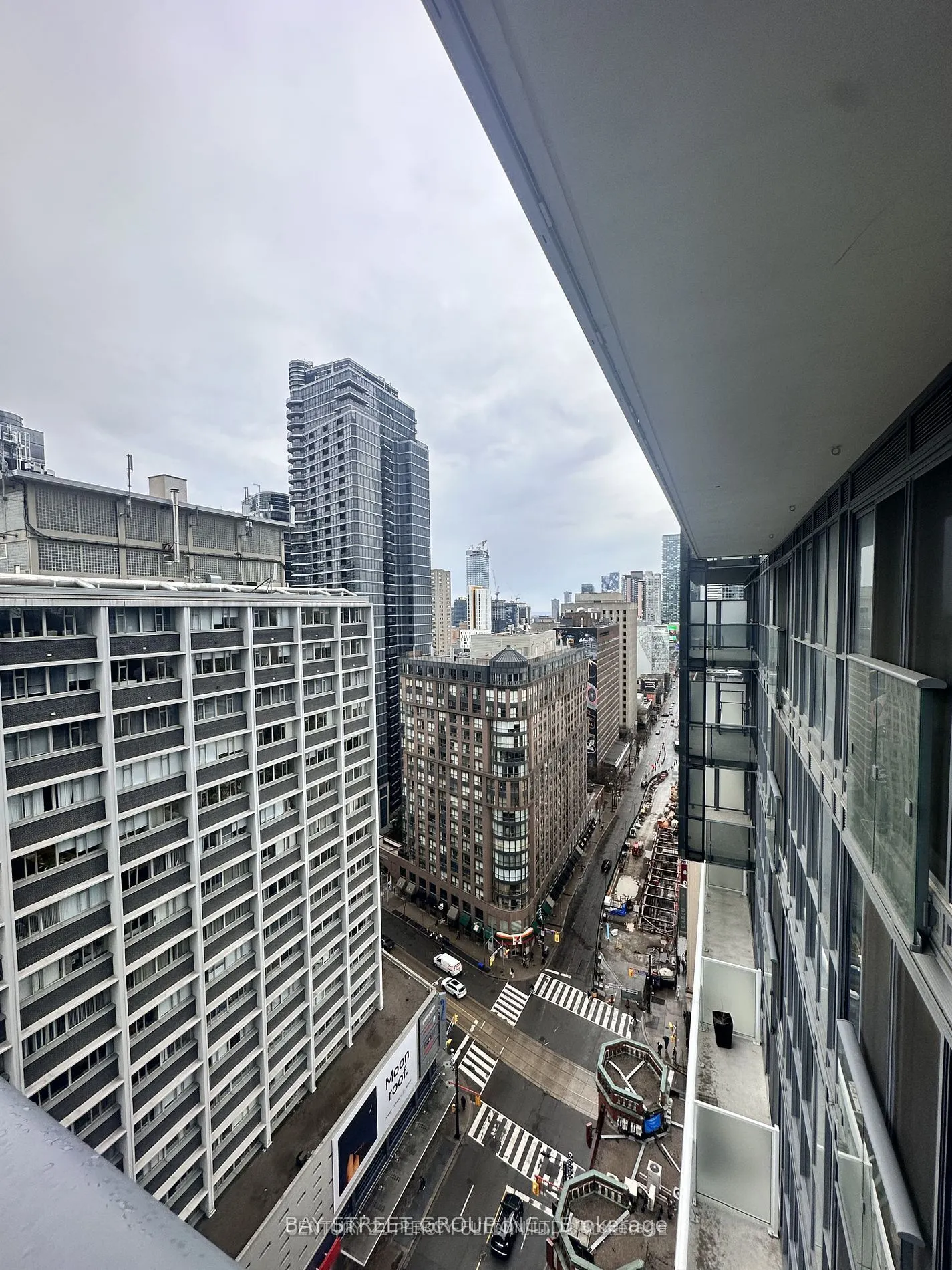 7 Grenville Street S, #2206