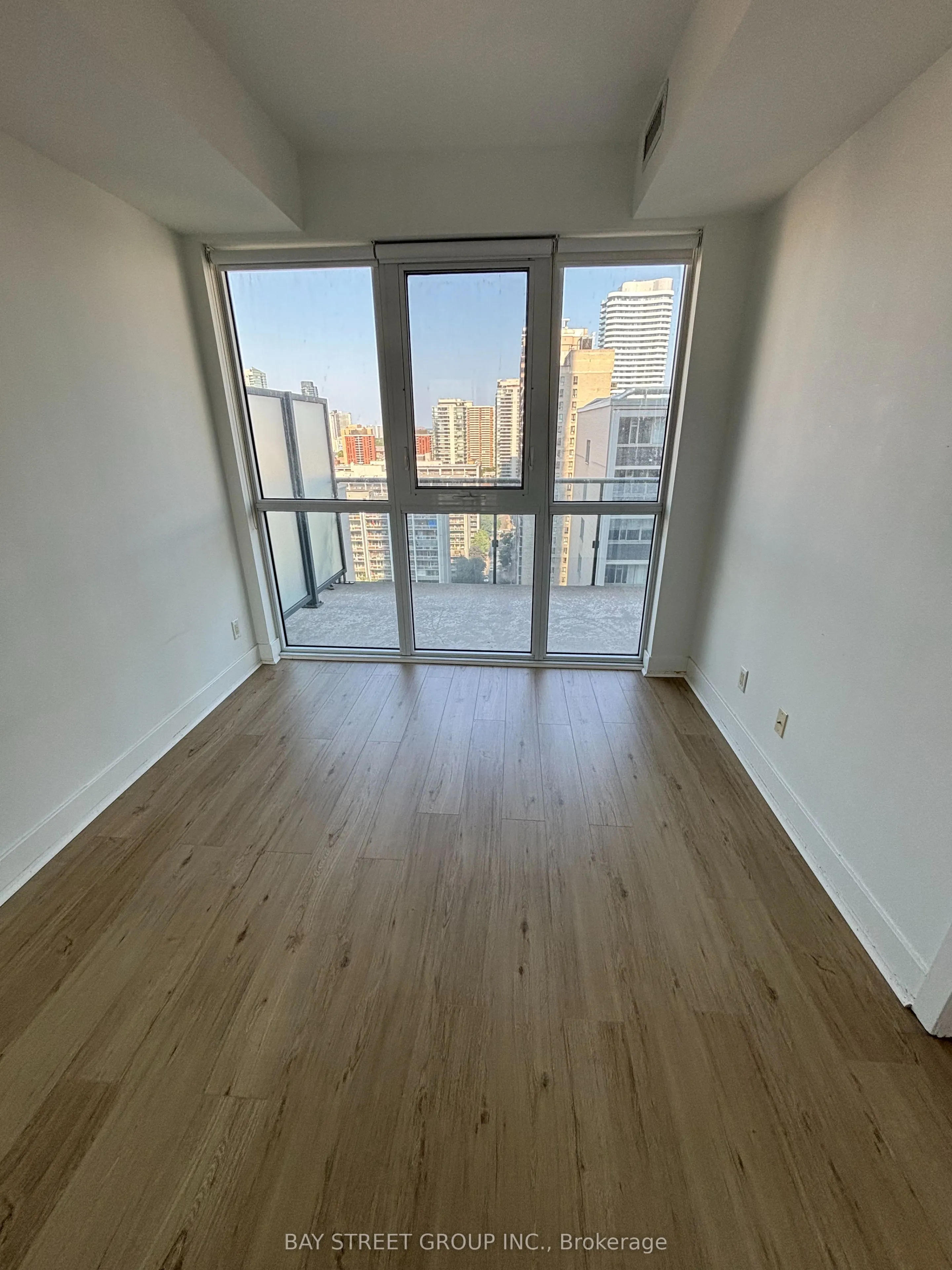 7 Grenville Street S, #2206