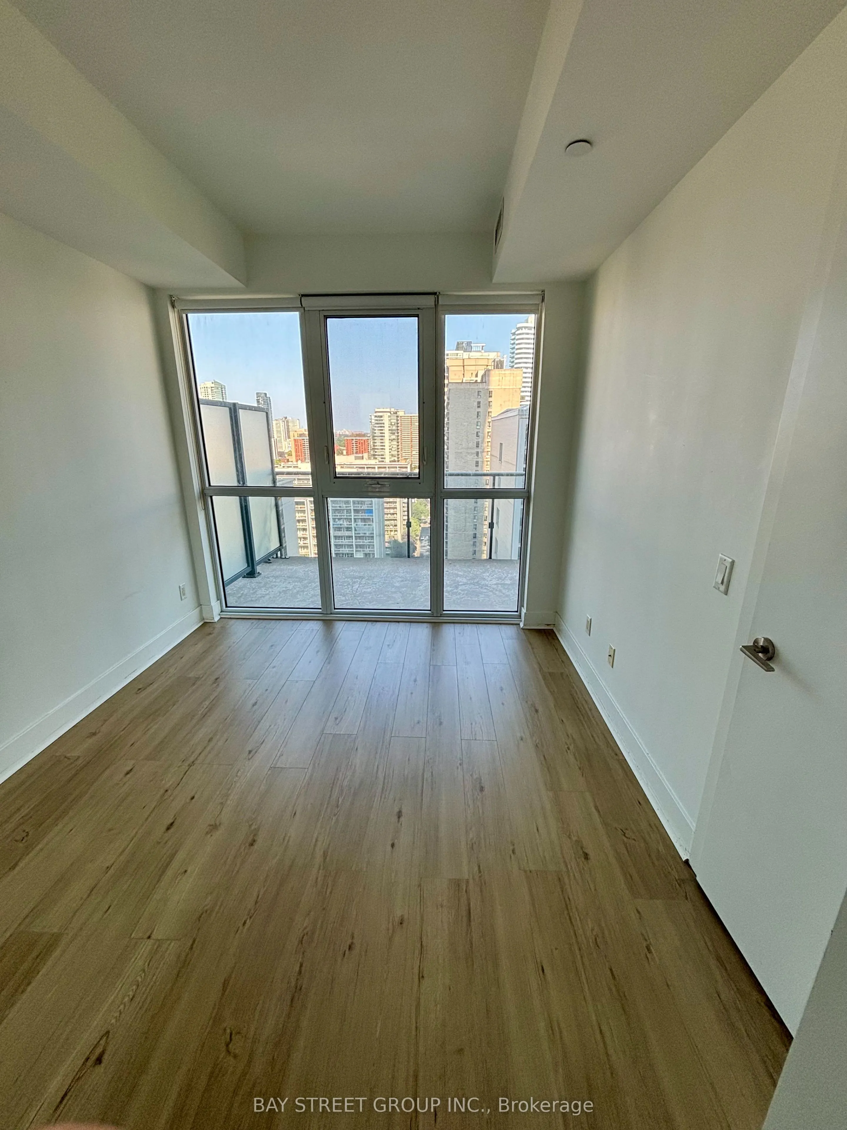 7 Grenville Street S, #2206