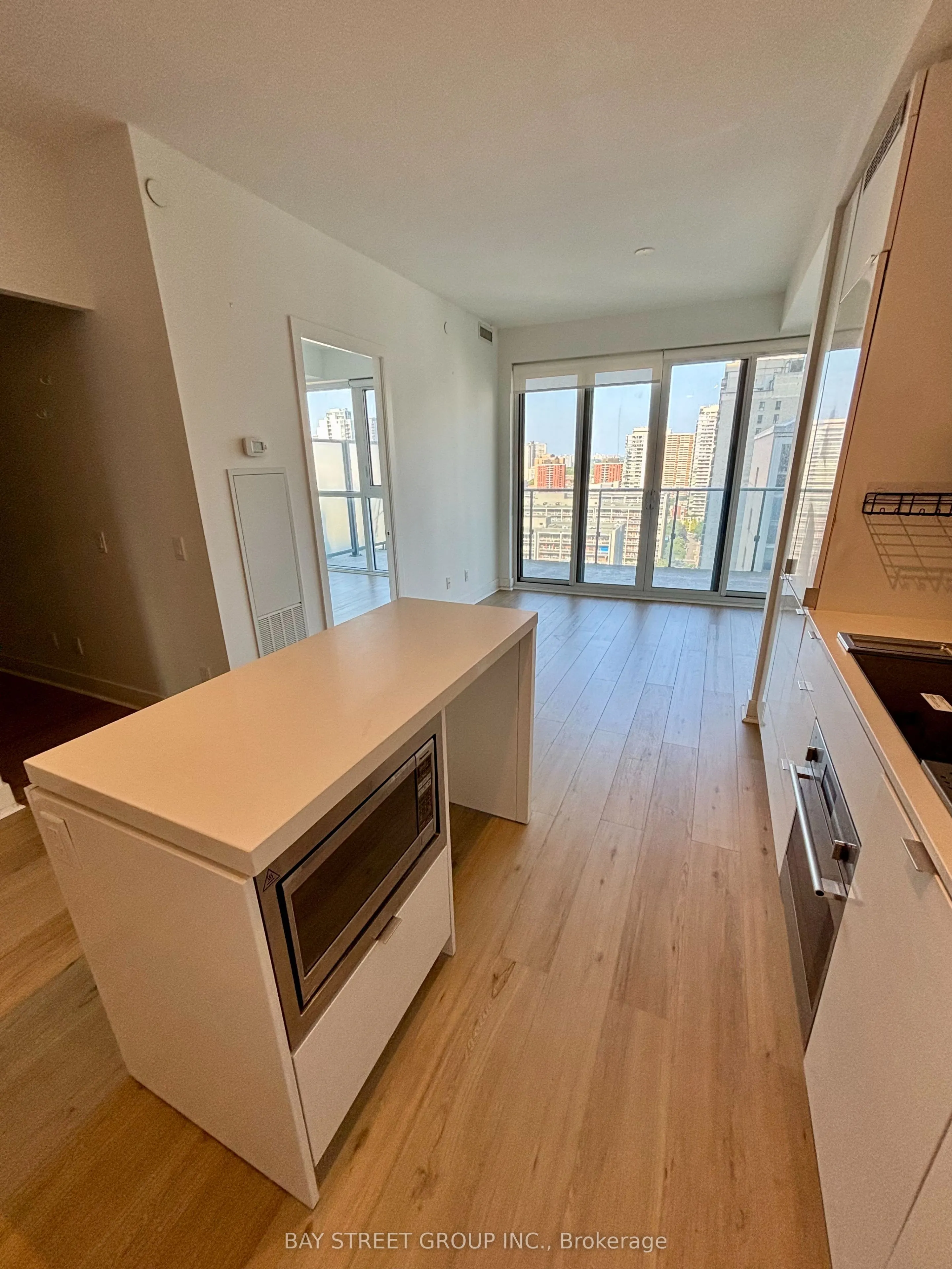 7 Grenville Street S, #2206