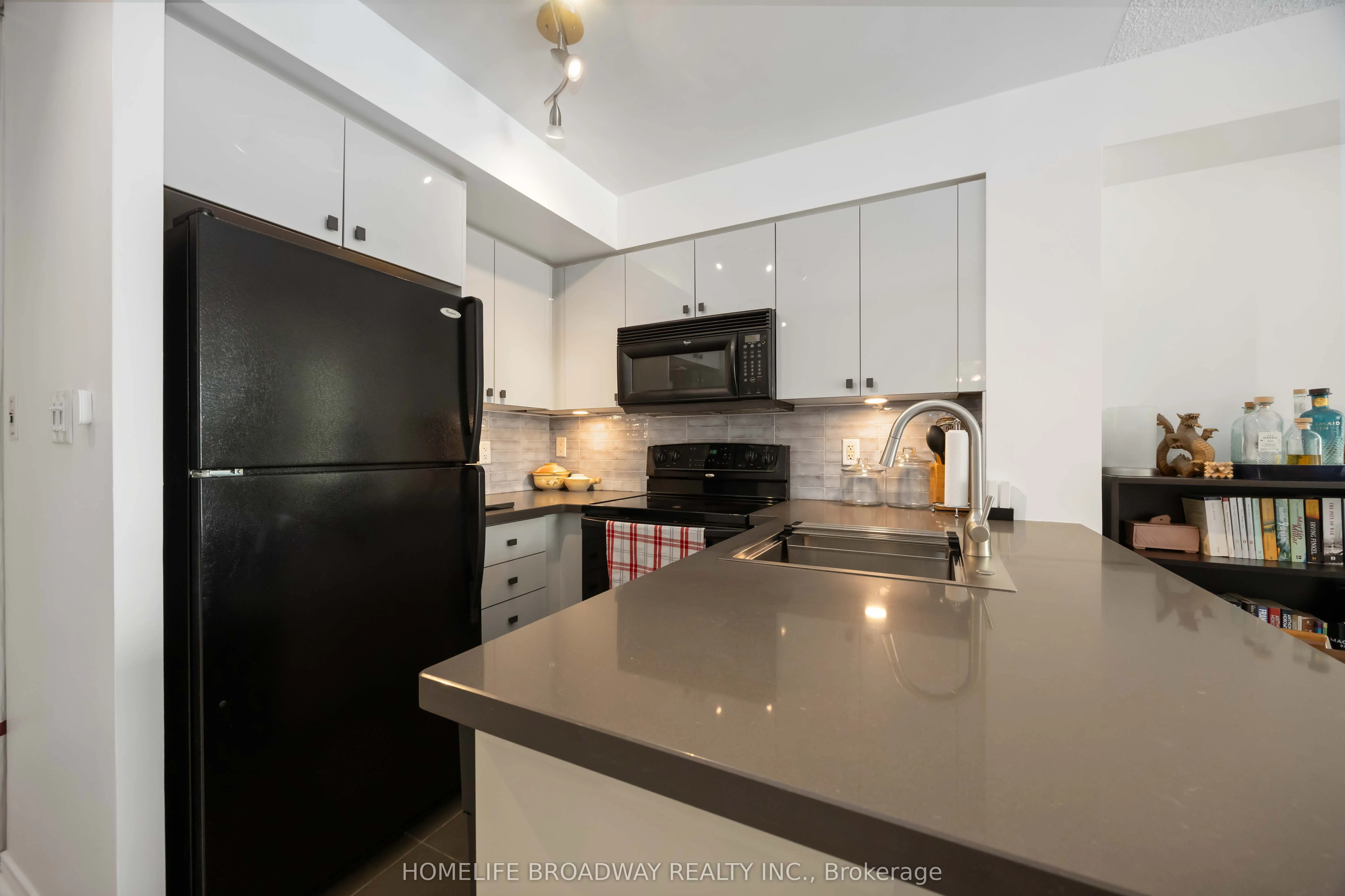230 King Street E, #1216