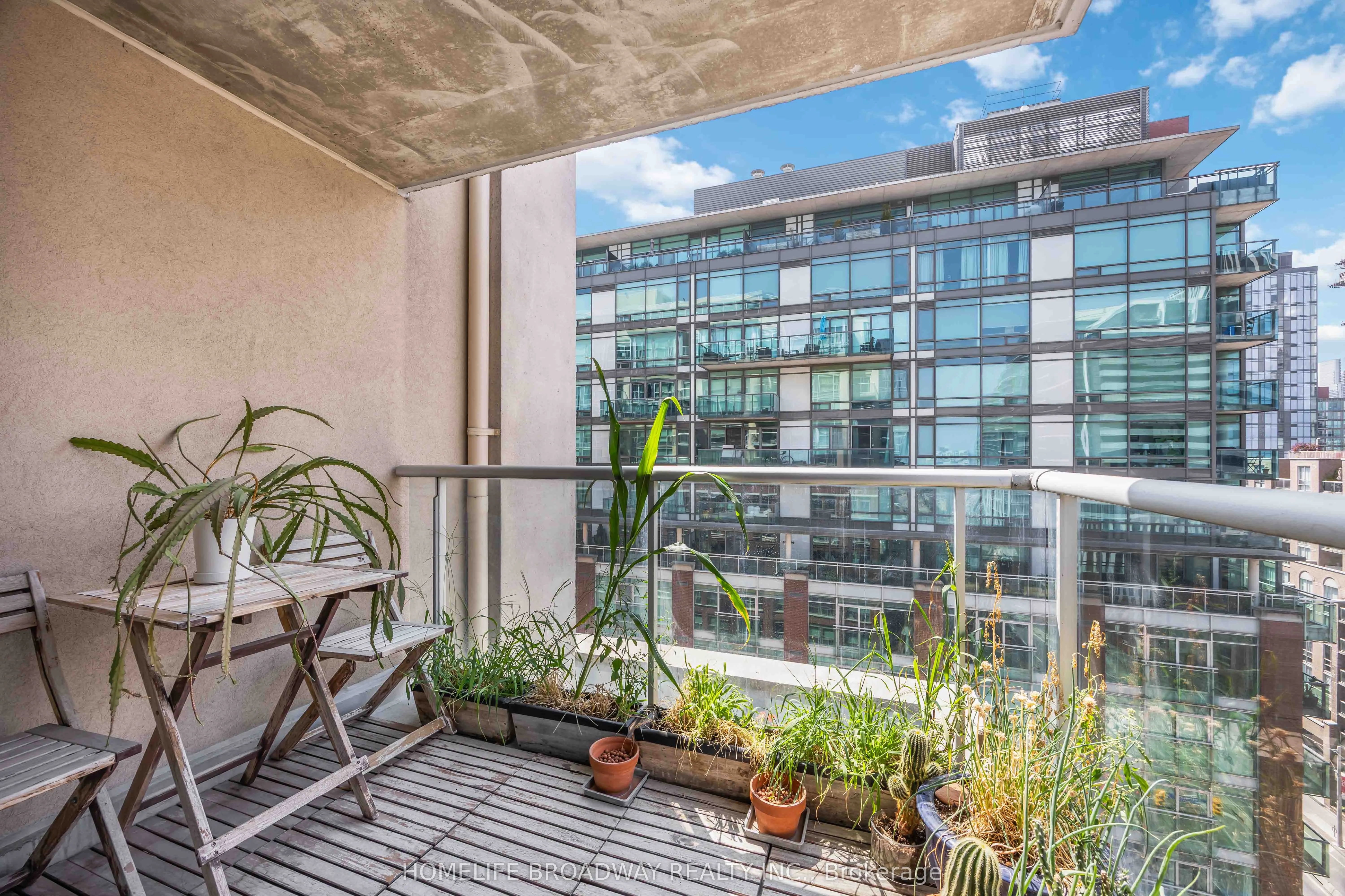 230 King Street E, #1216