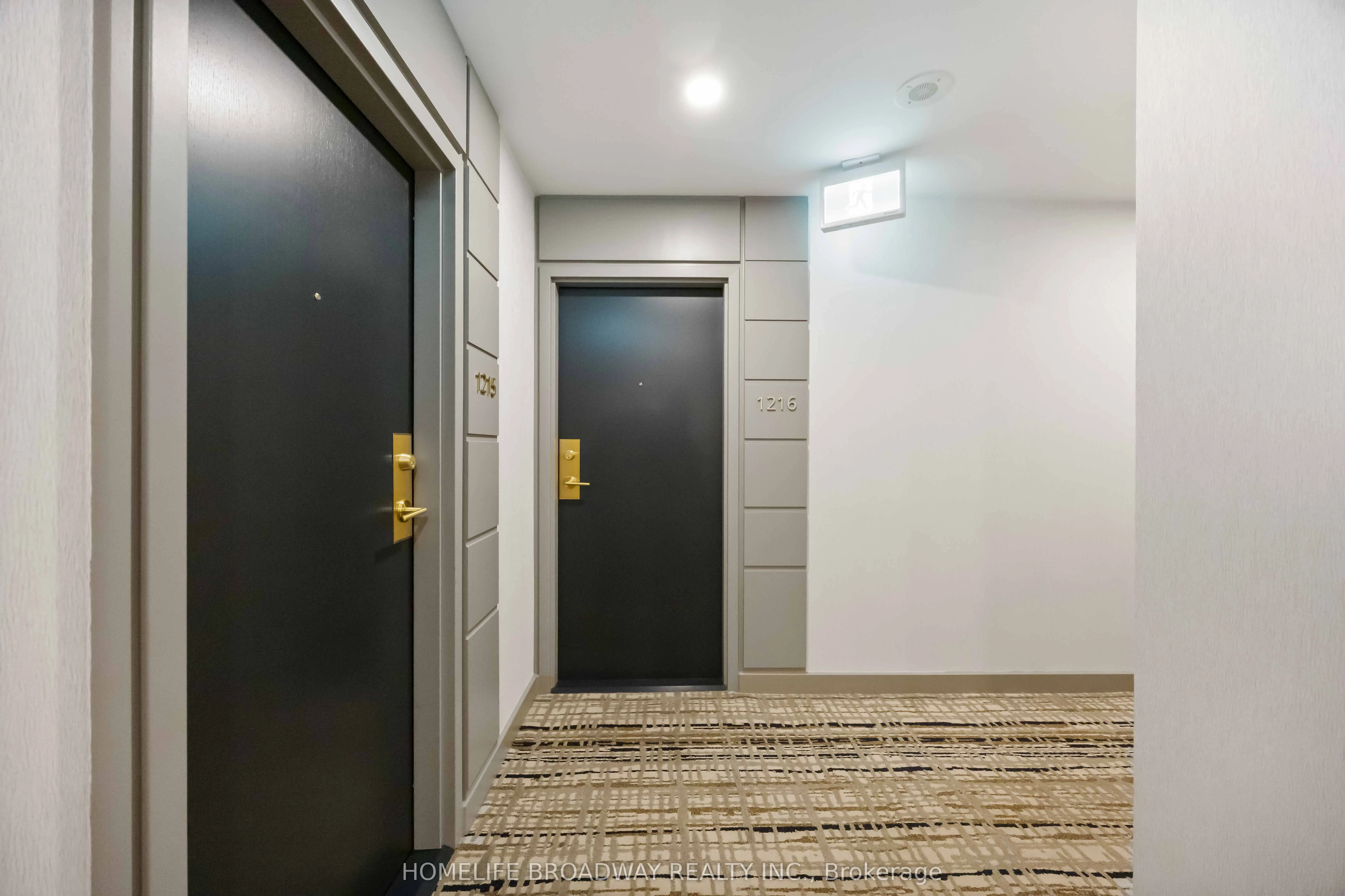 230 King Street E, #1216