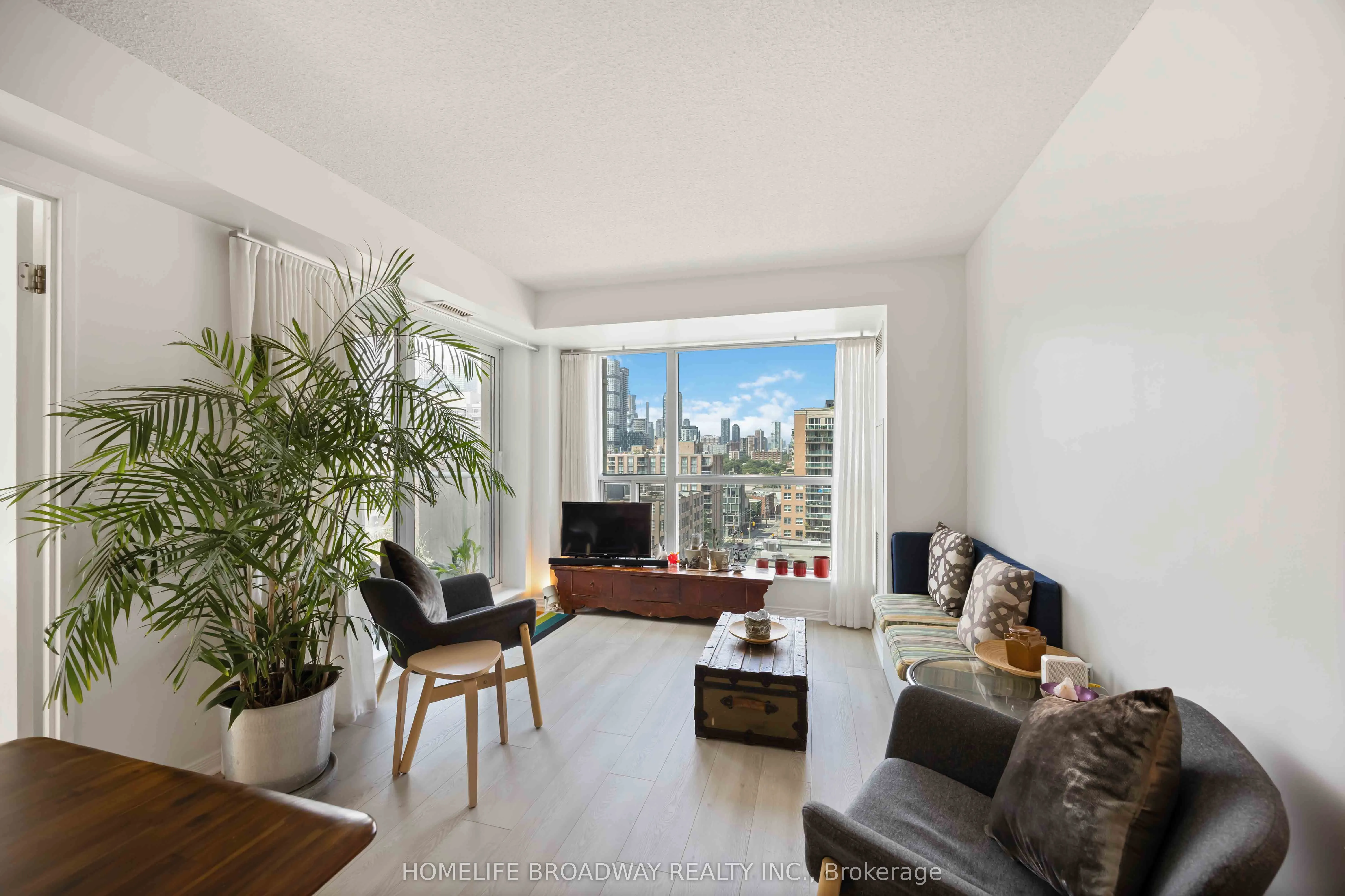 230 King Street E, #1216