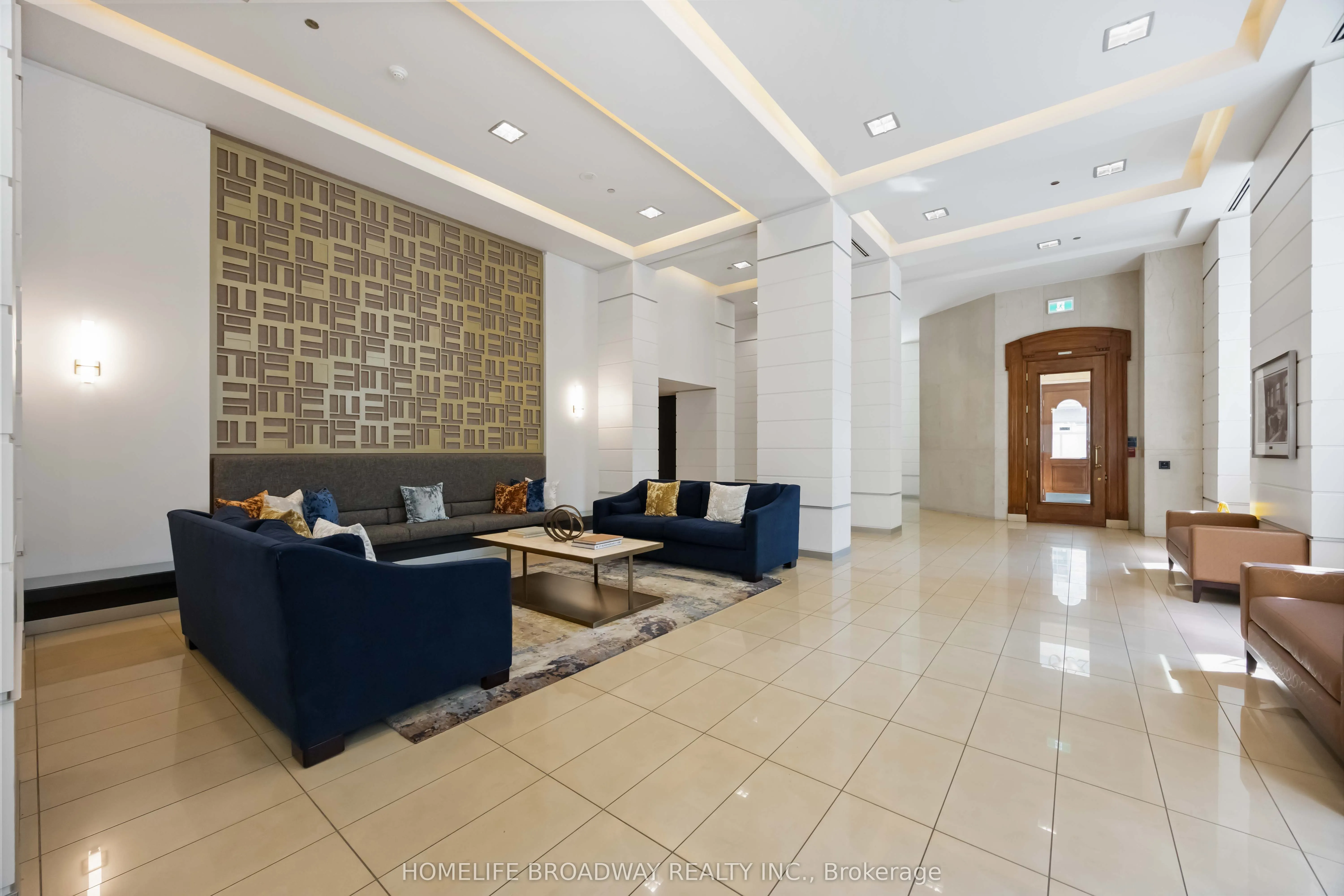 230 King Street E, #1216