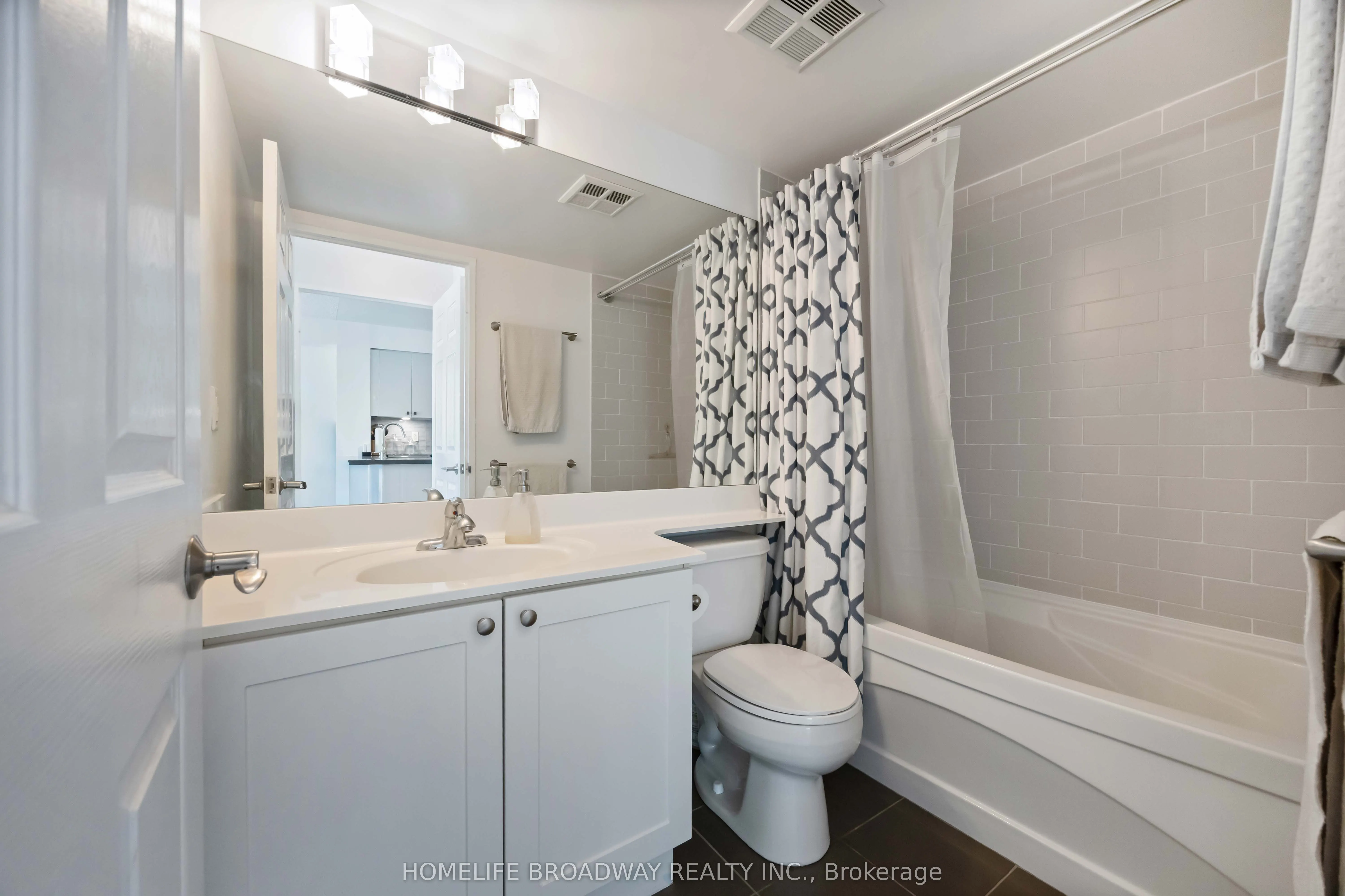 230 King Street E, #1216