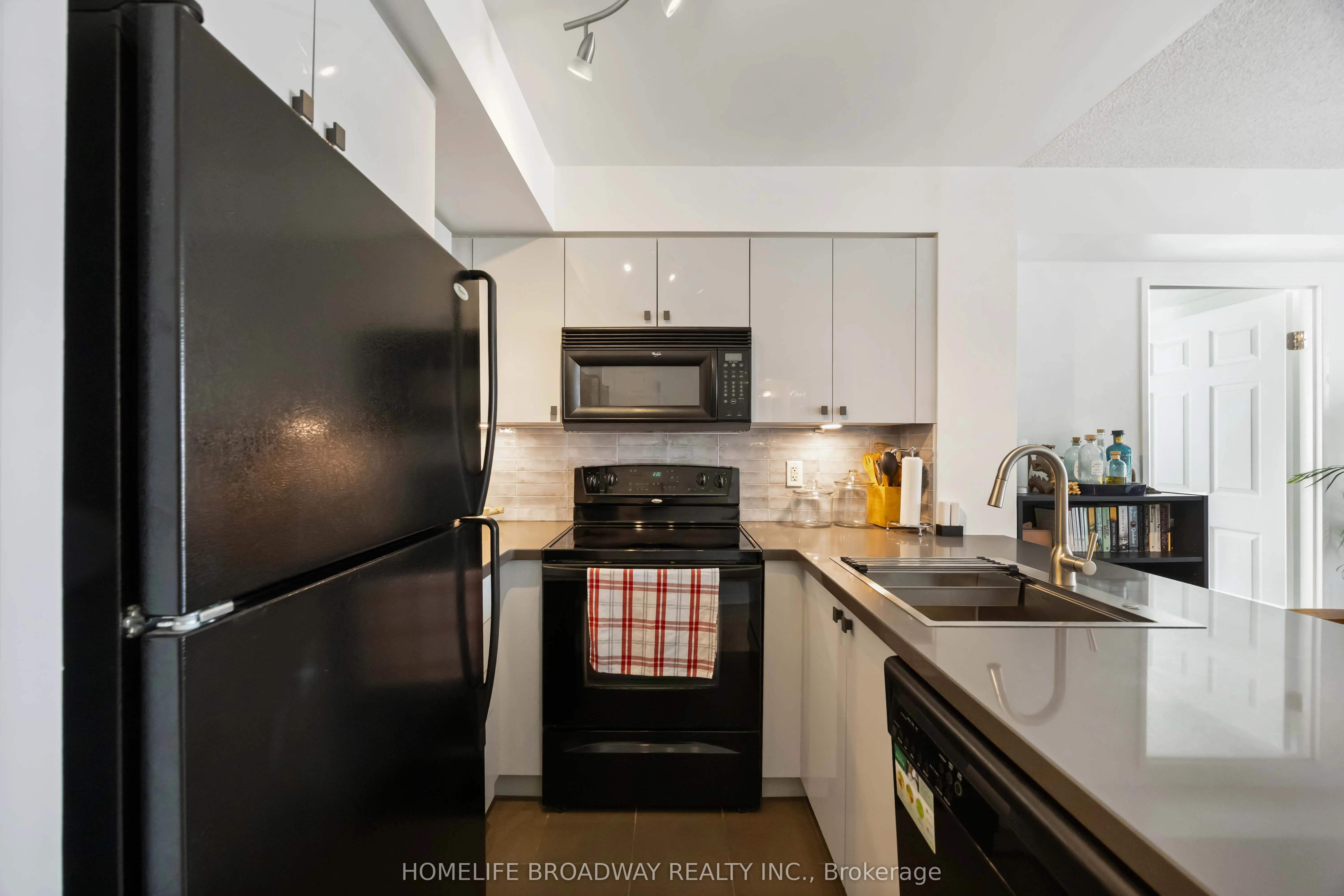 230 King Street E, #1216