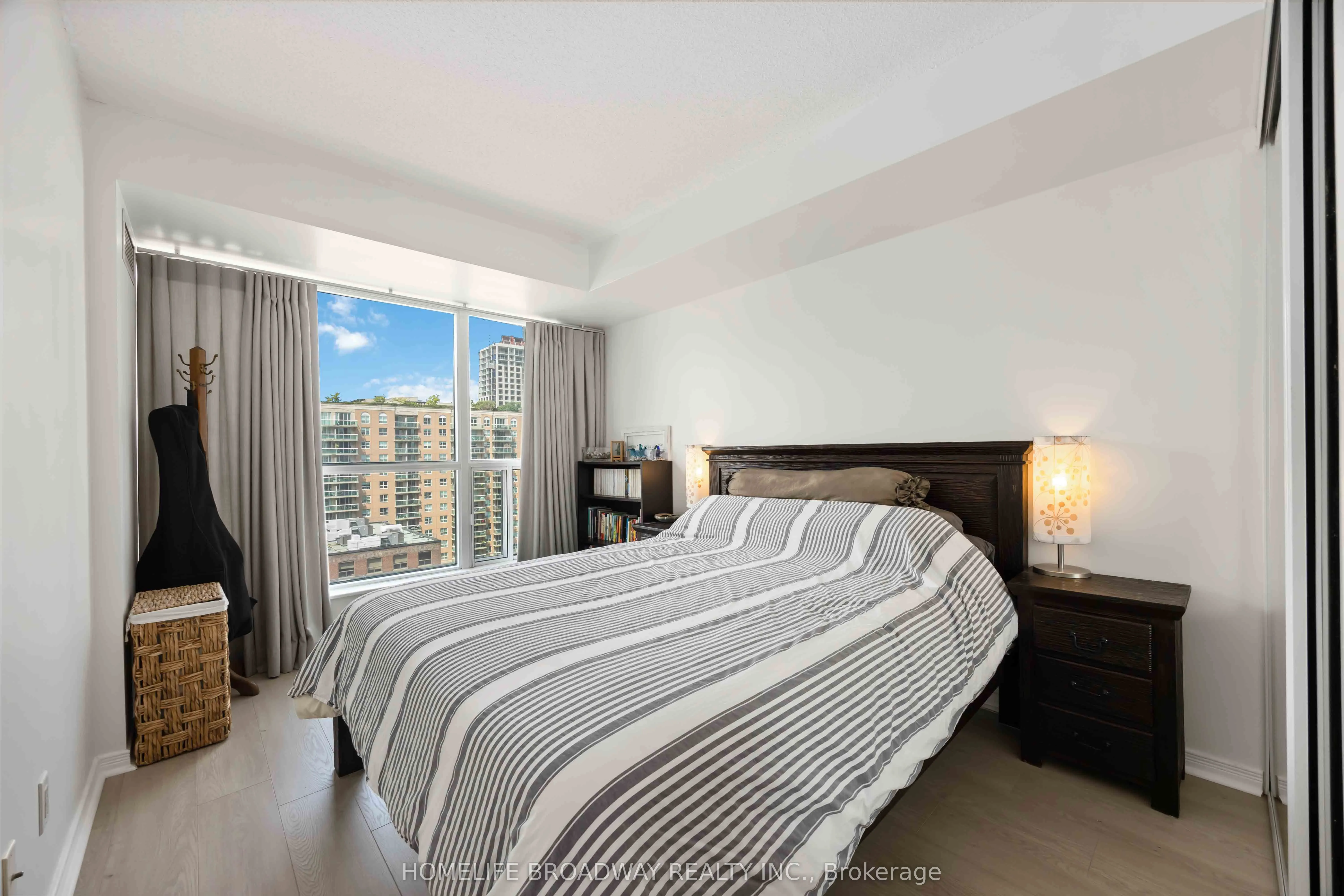 230 King Street E, #1216