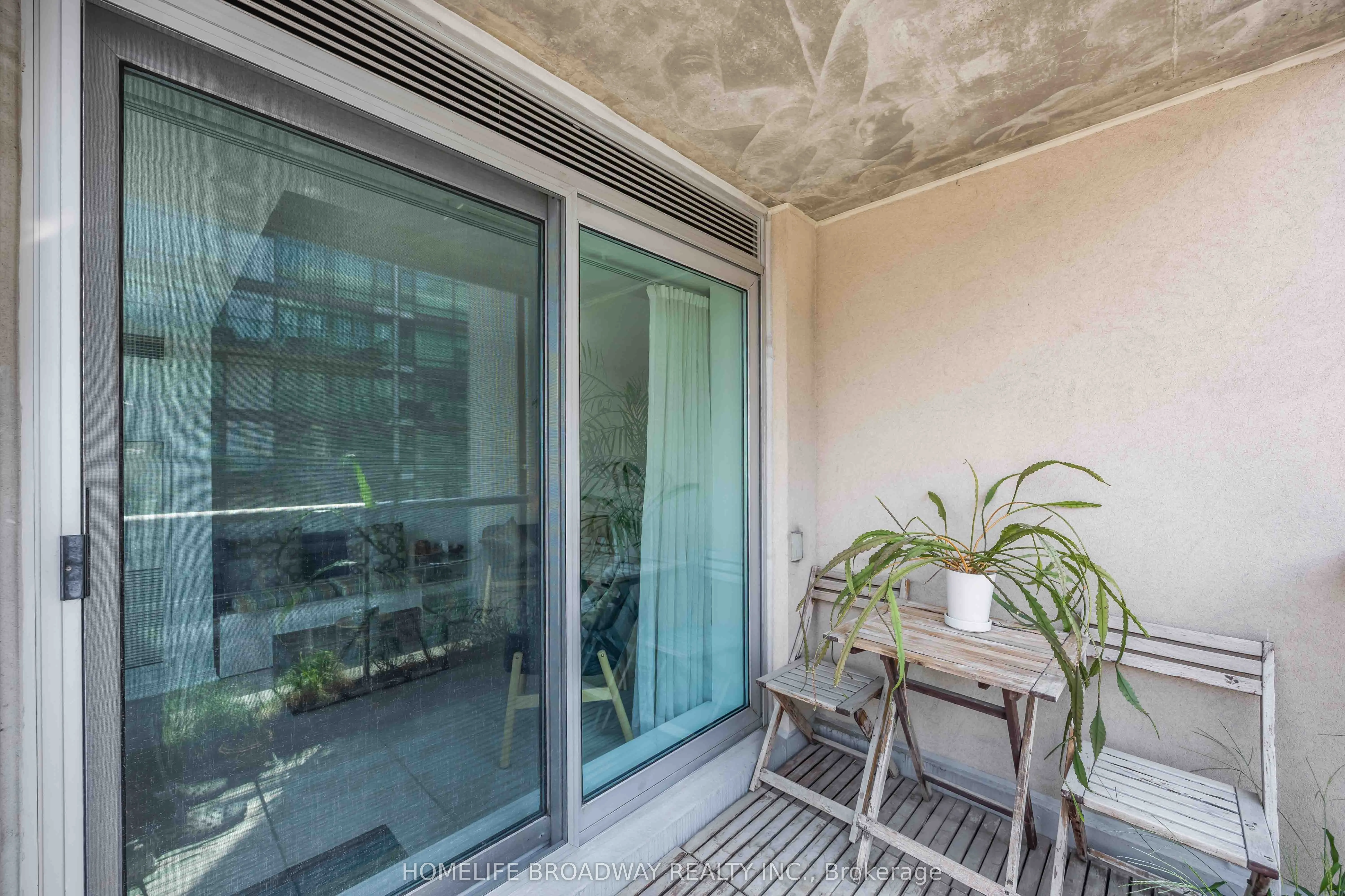 230 King Street E, #1216