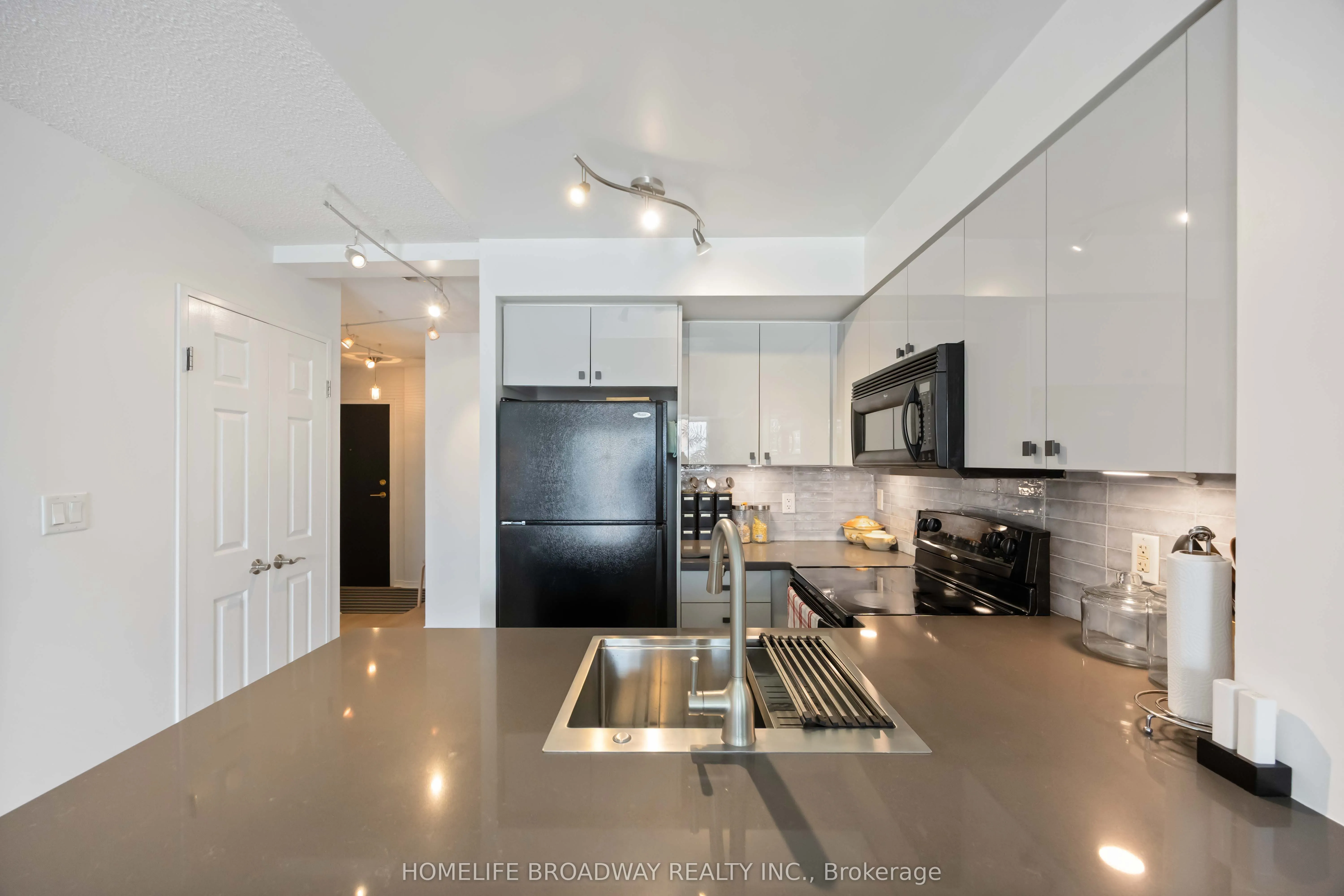 230 King Street E, #1216