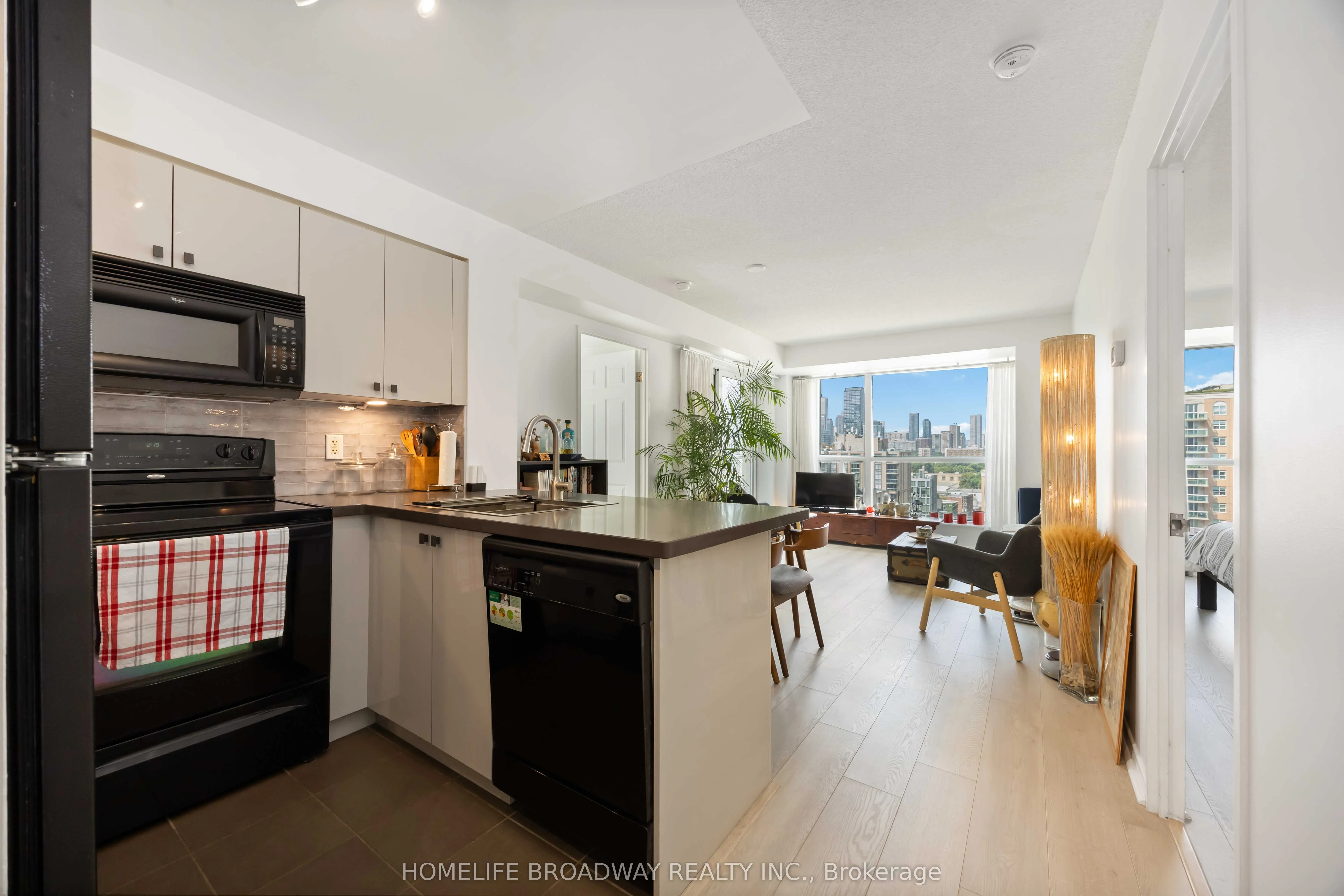 230 King Street E, #1216