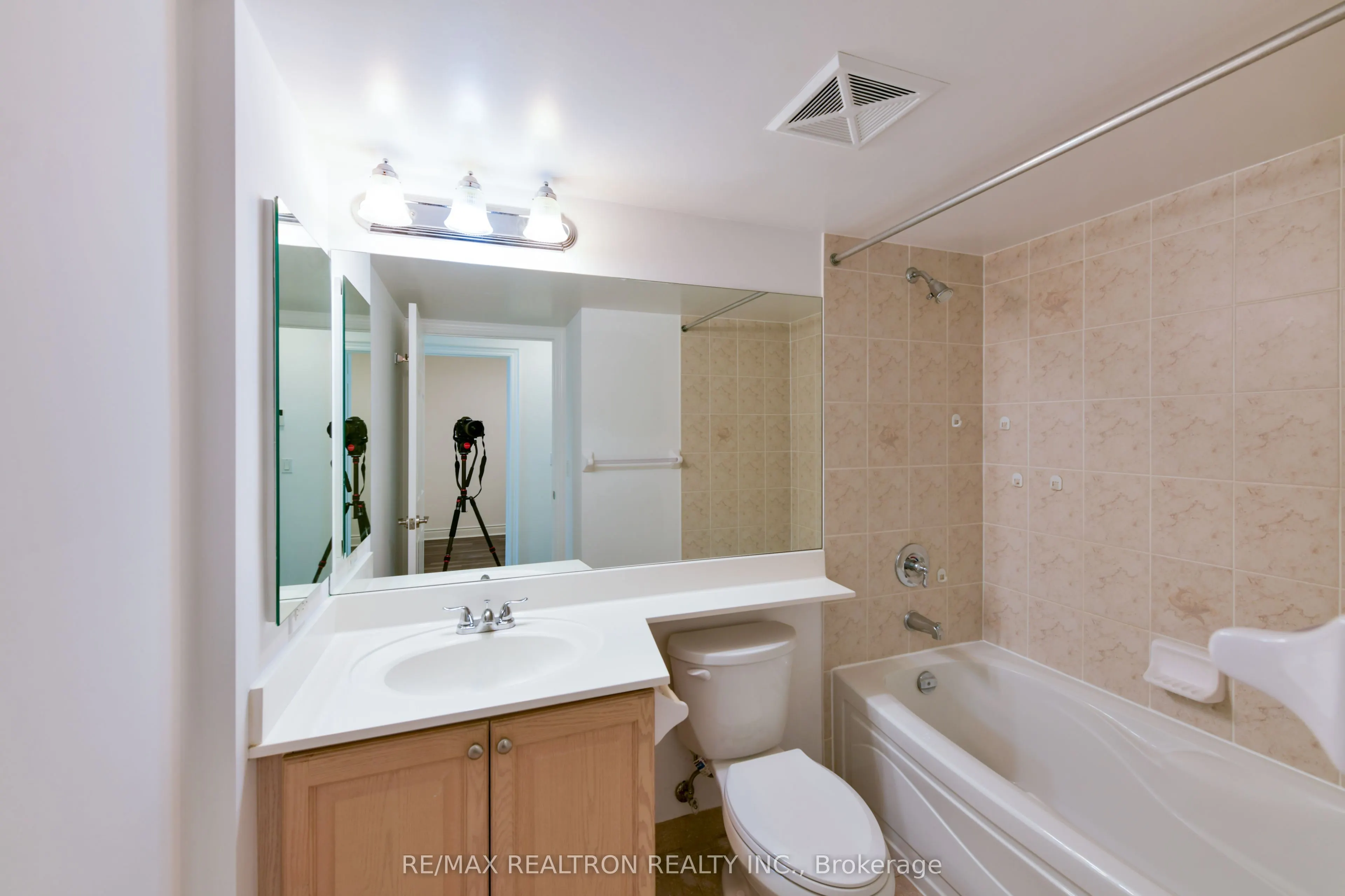 15 Greenview Avenue, #1109