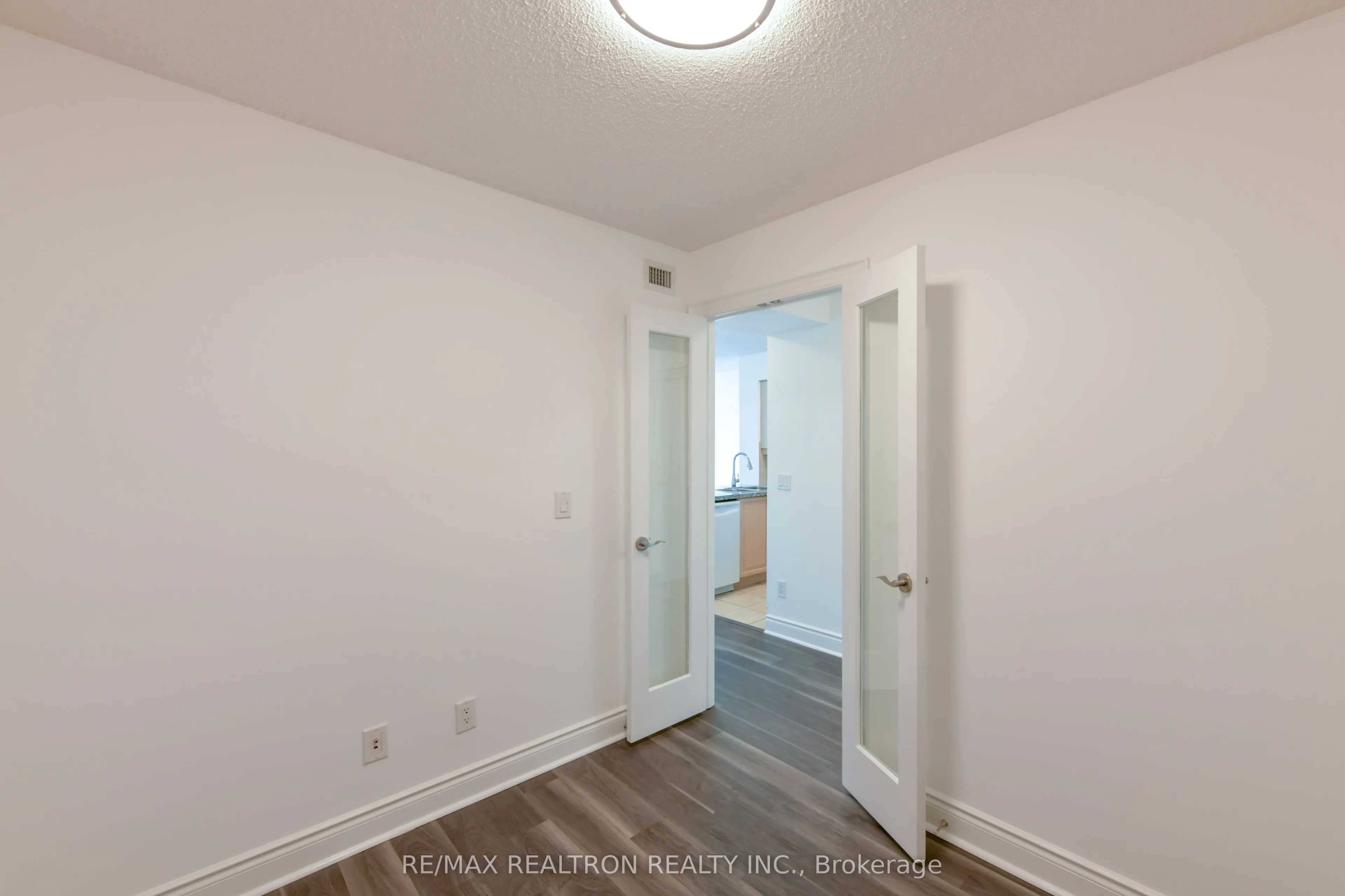15 Greenview Avenue, #1109