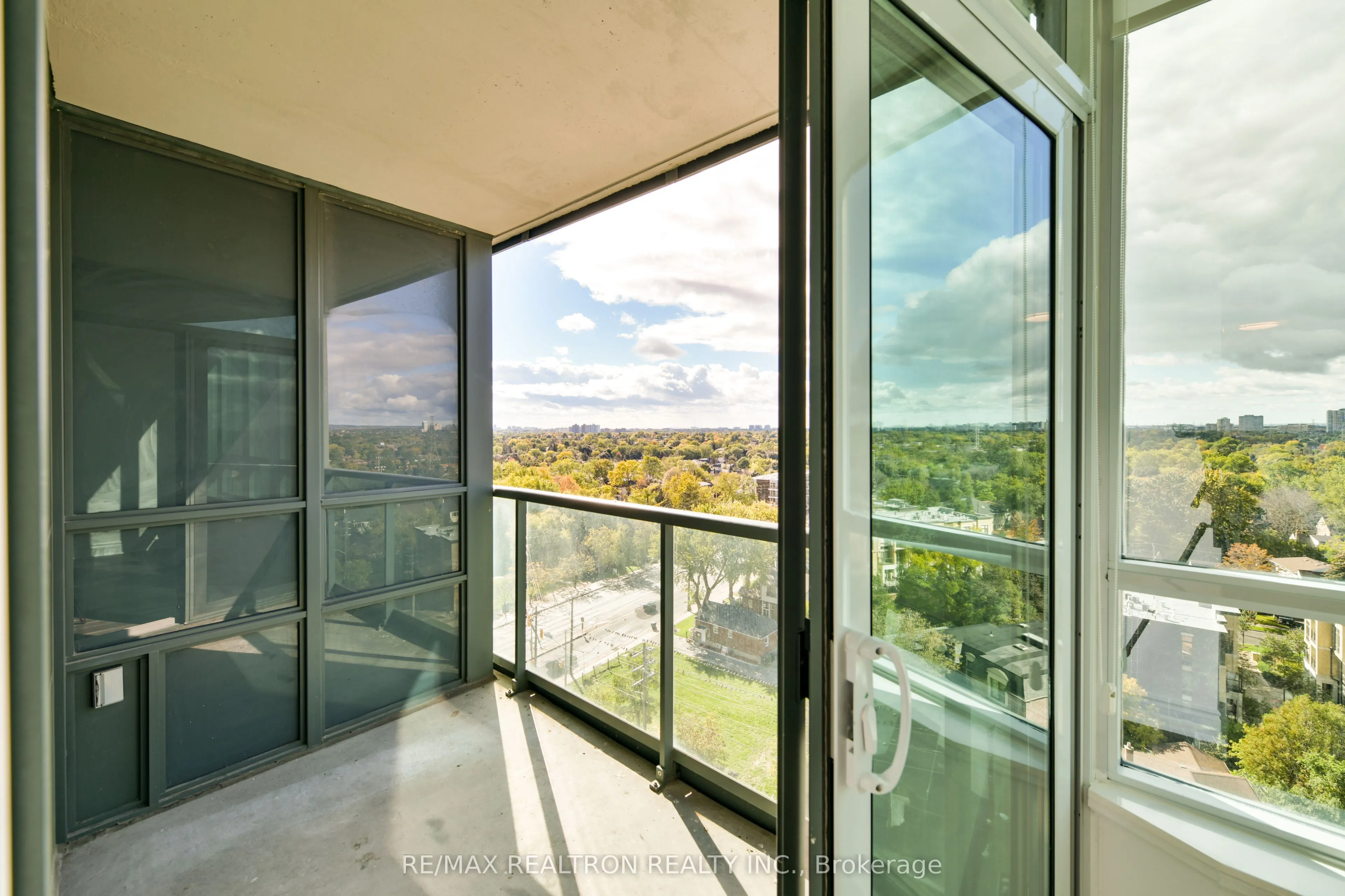 15 Greenview Avenue, #1109