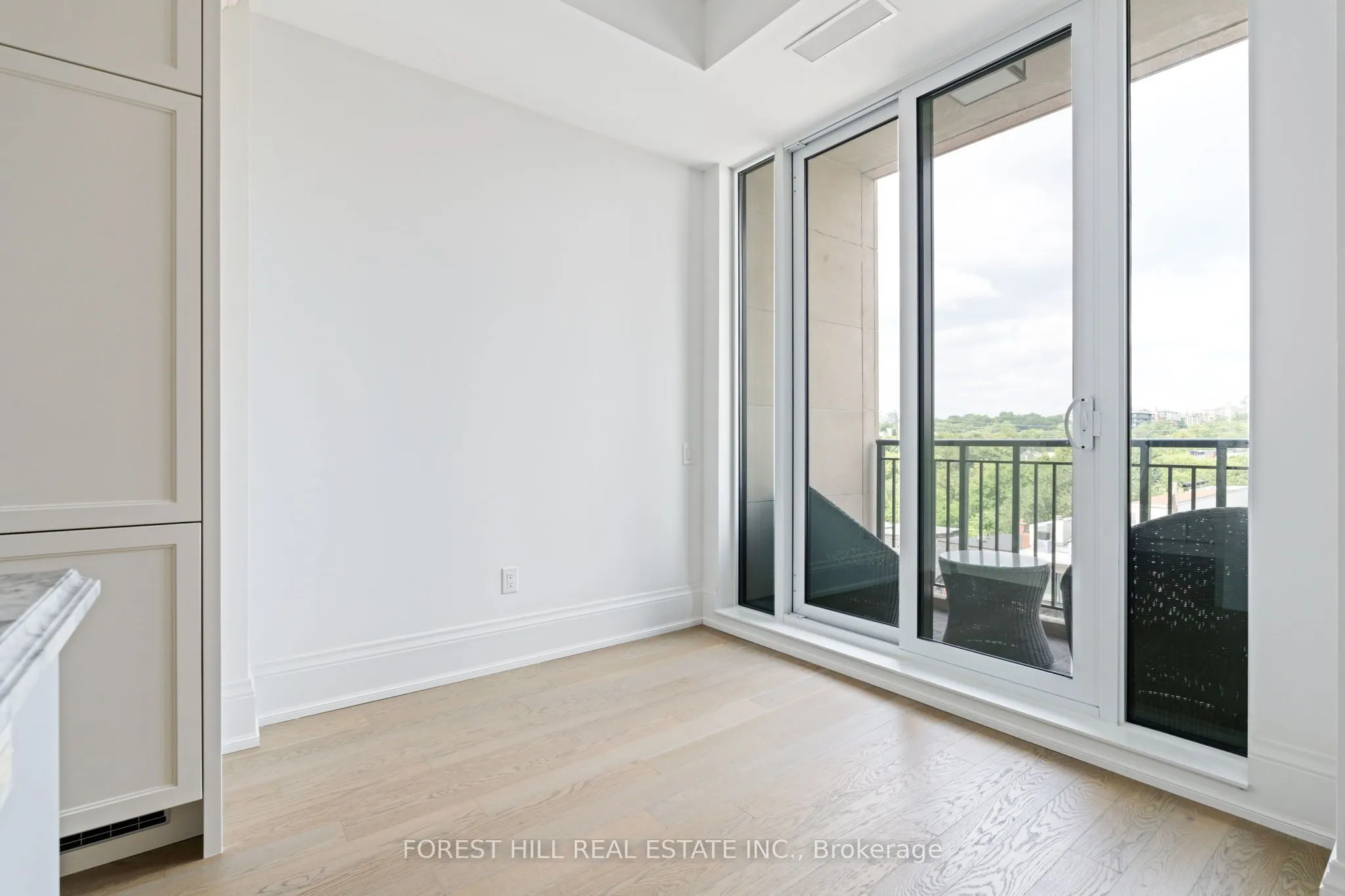 133 Hazelton Avenue, #506