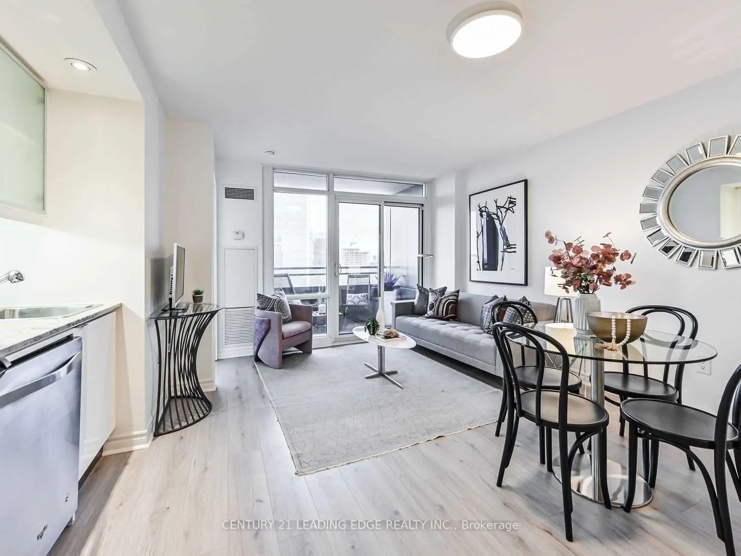 25 TELEGRAM Mews, #4211