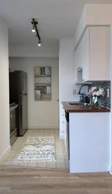 255 Richmond Street E, #1011