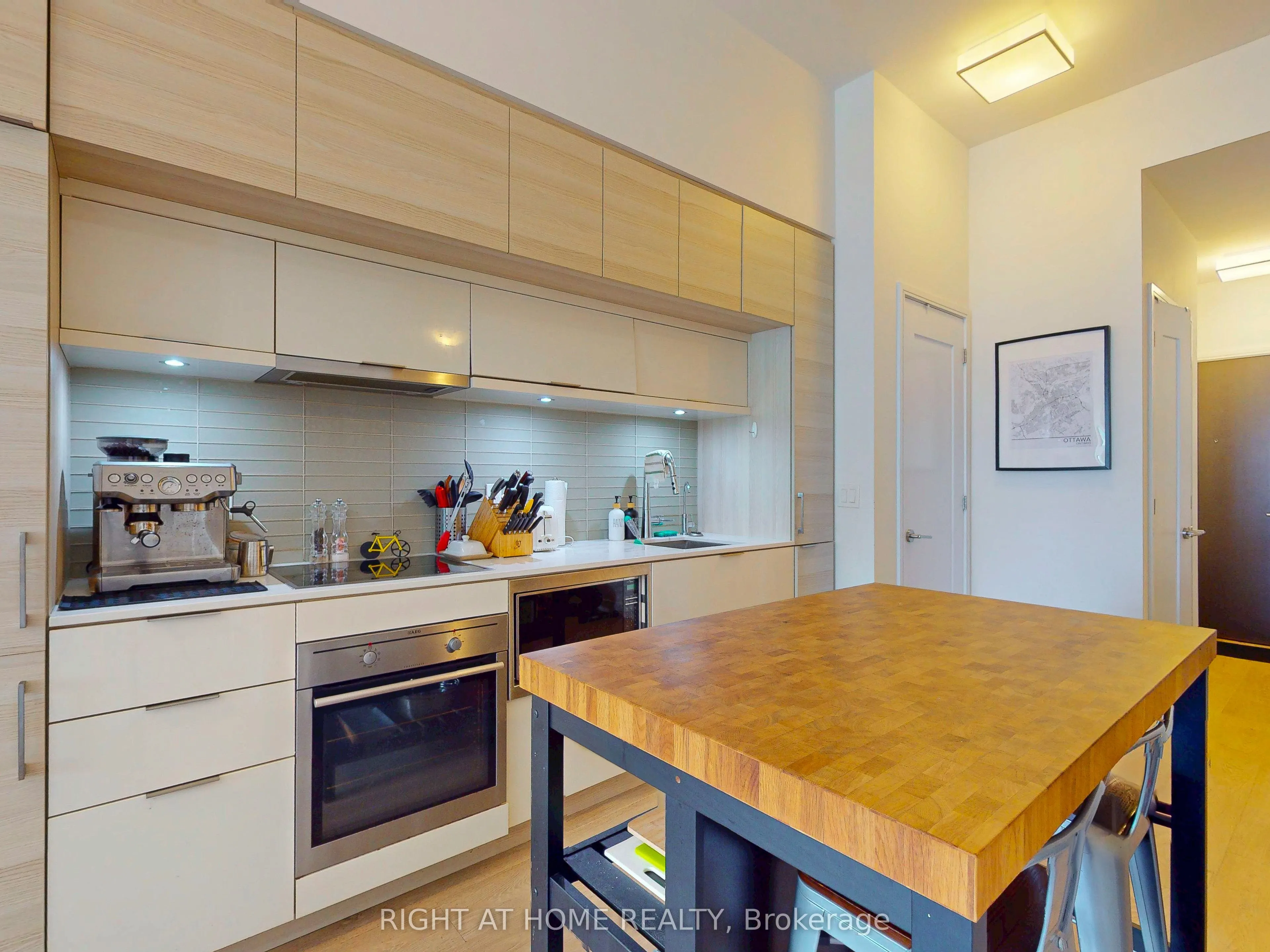 88 Scott Street, #1904