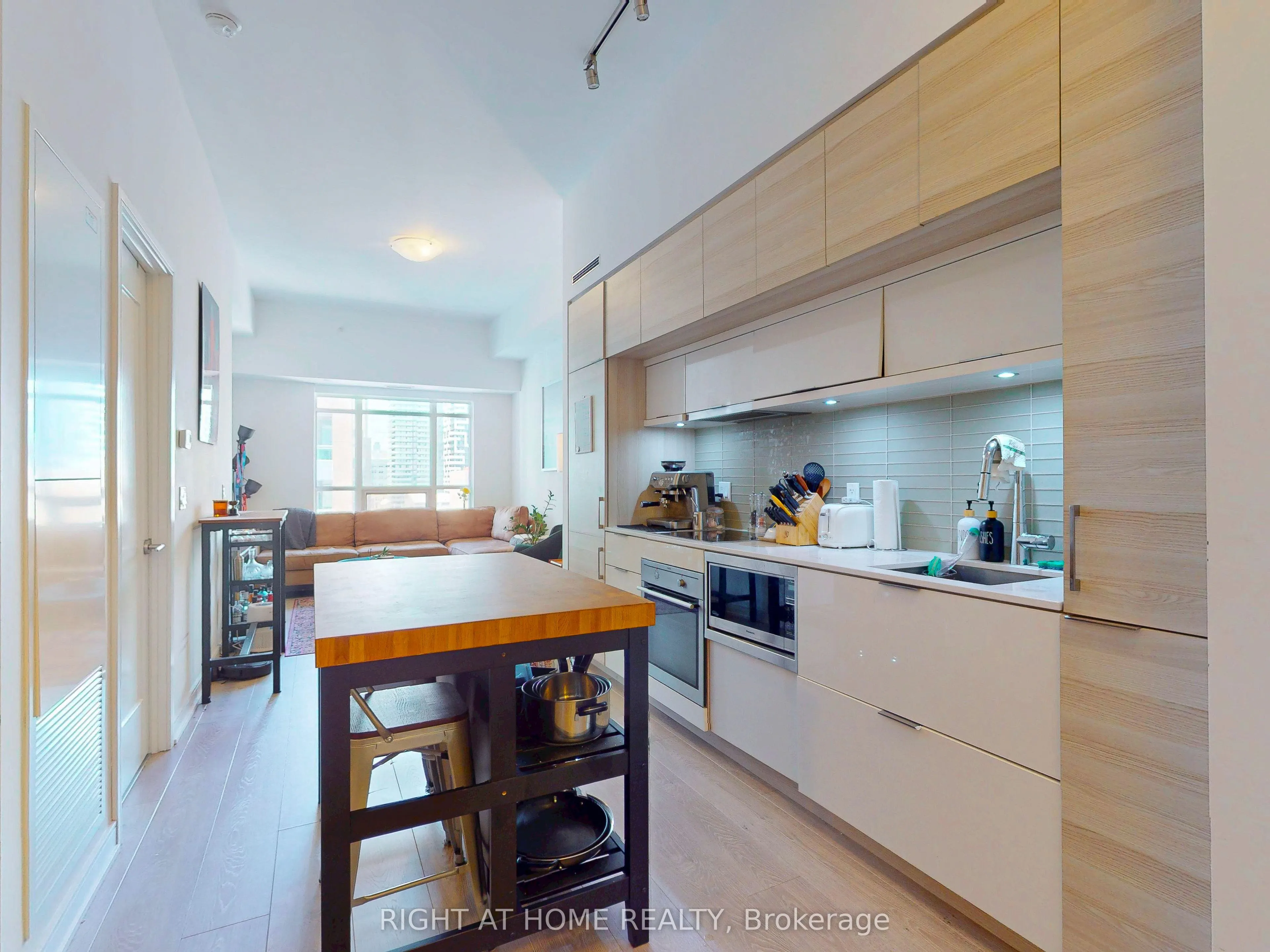 88 Scott Street, #1904