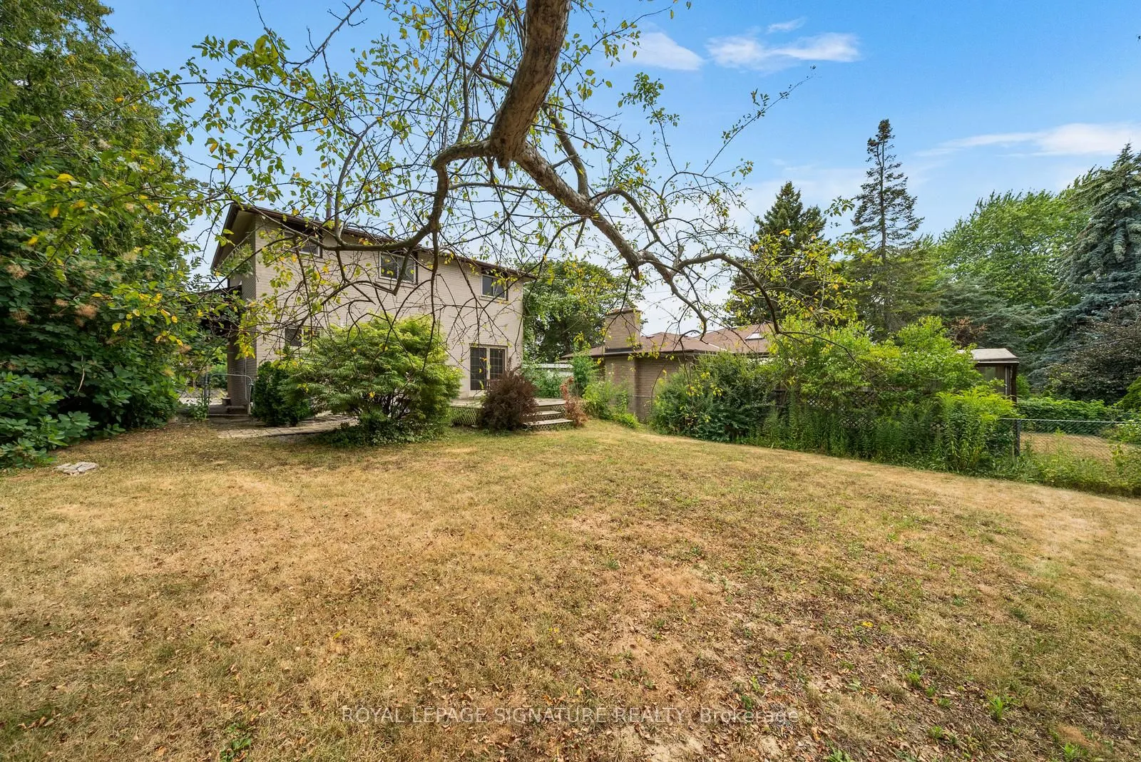 10 Rochelle Crescent, #Main & Upper Level