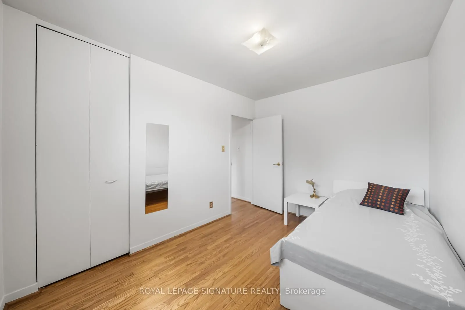 10 Rochelle Crescent, #Main & Upper Level