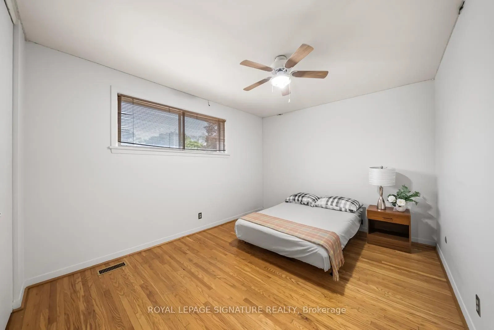 10 Rochelle Crescent, #Main & Upper Level