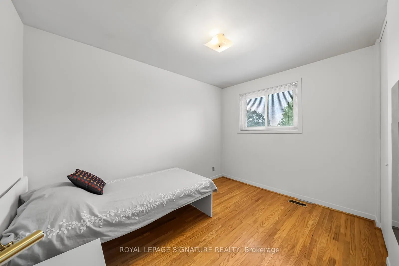 10 Rochelle Crescent, #Main & Upper Level