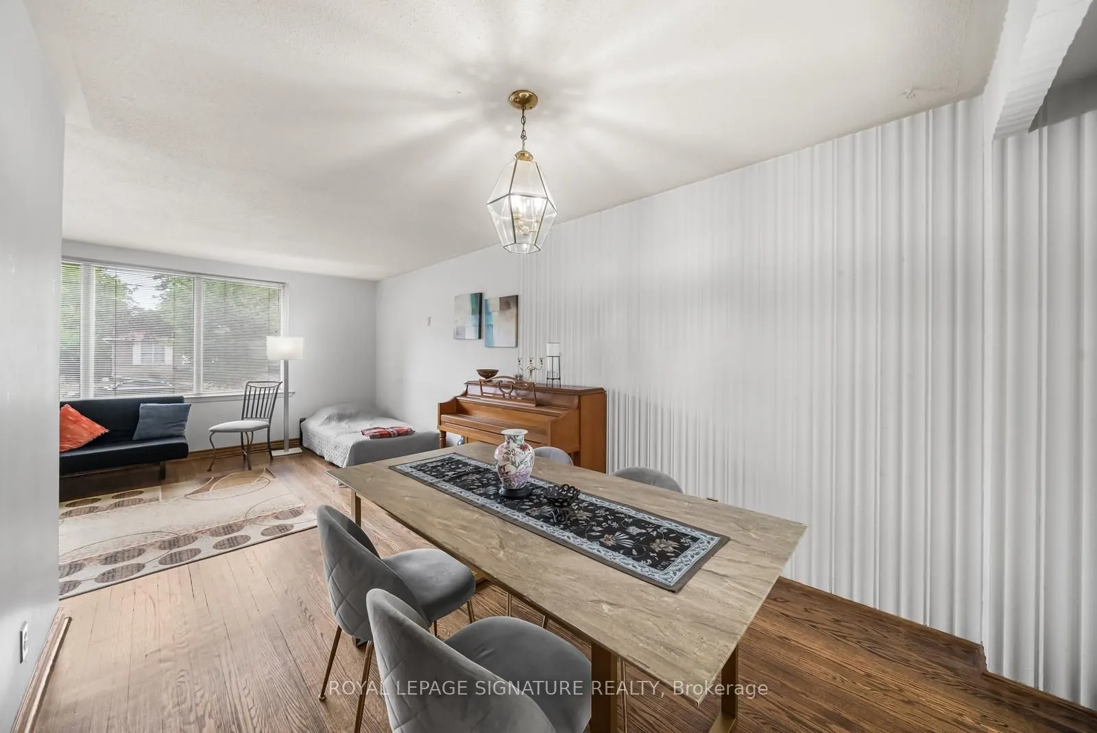 10 Rochelle Crescent, #Main & Upper Level