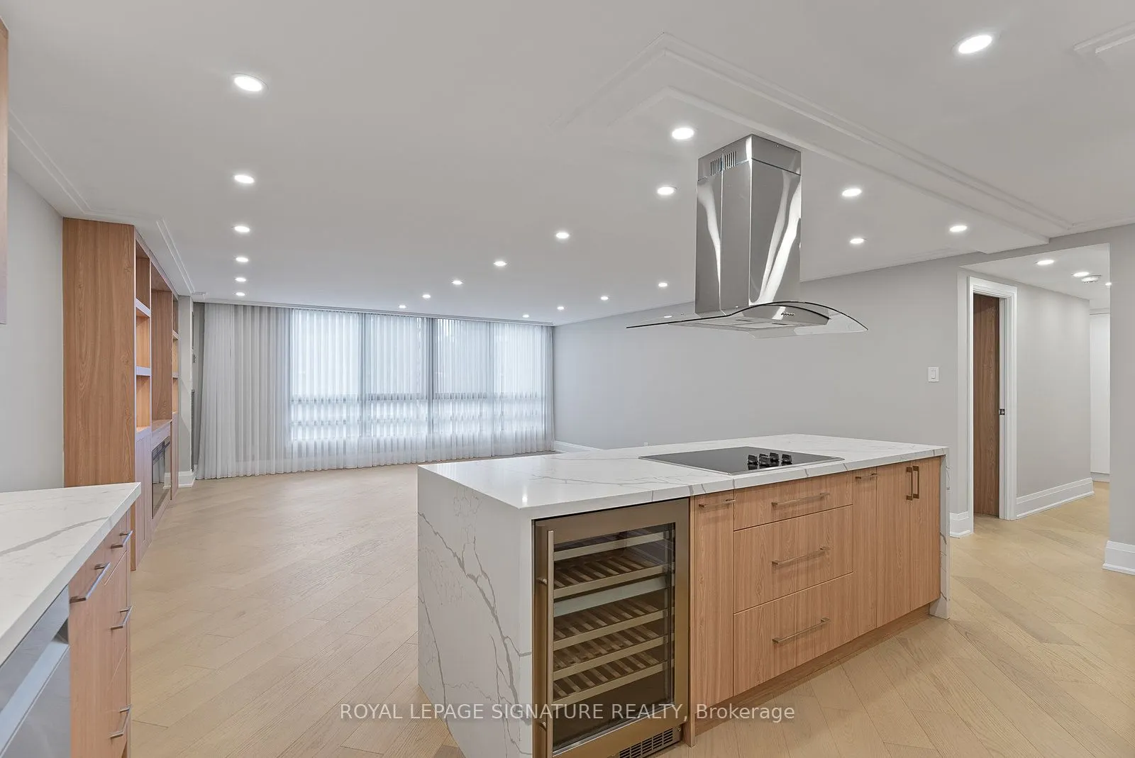 77 Carlton Street, #406