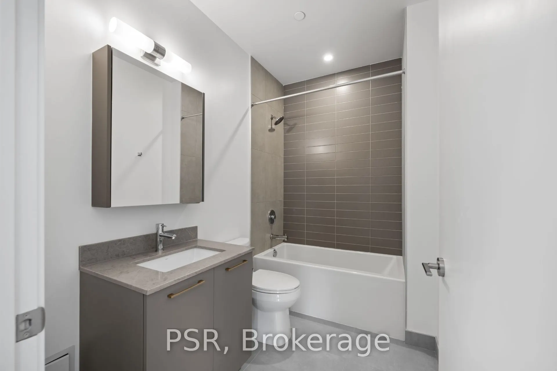101 Roehampton Avenue, #713