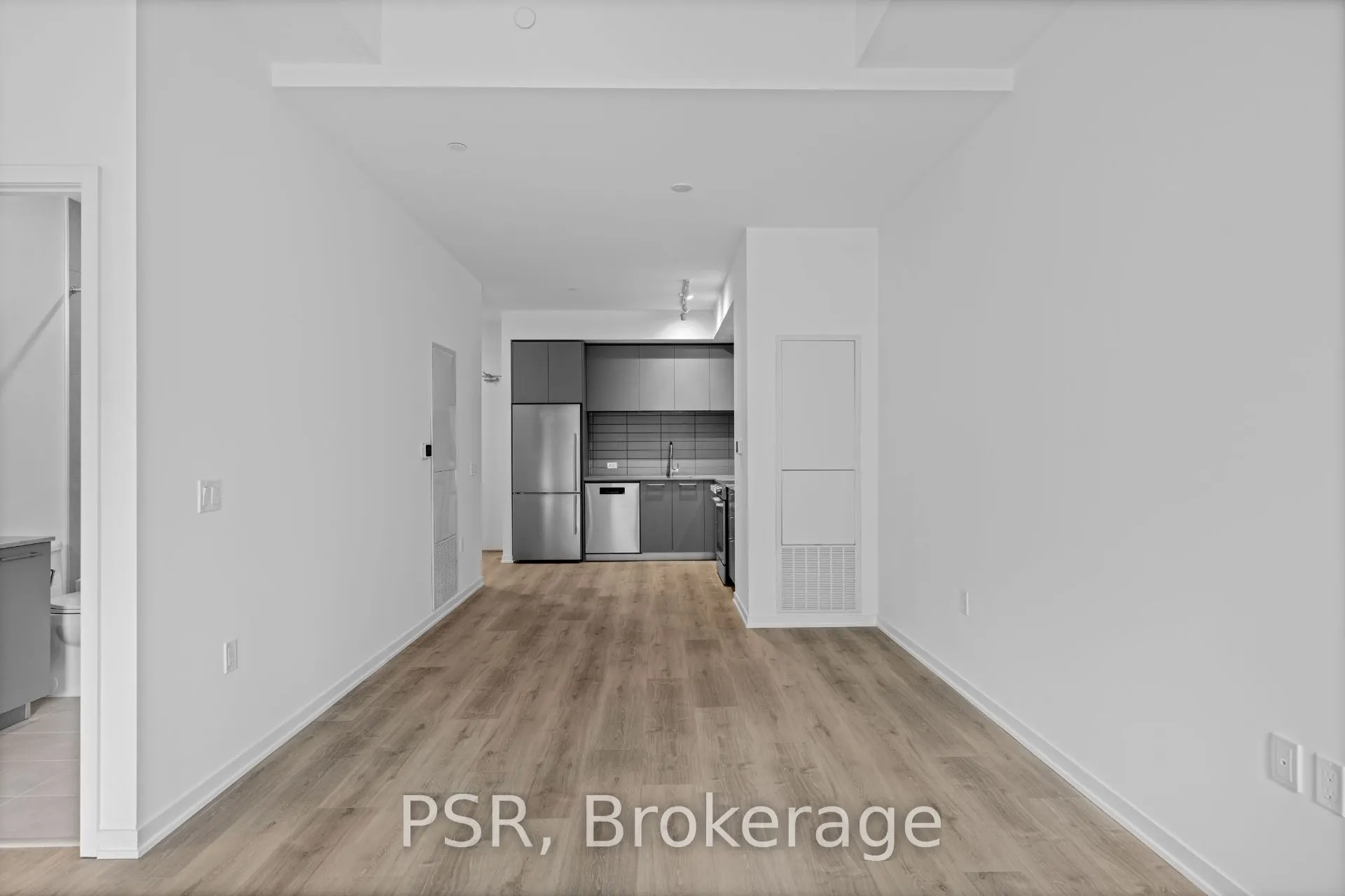 101 Roehampton Avenue, #713