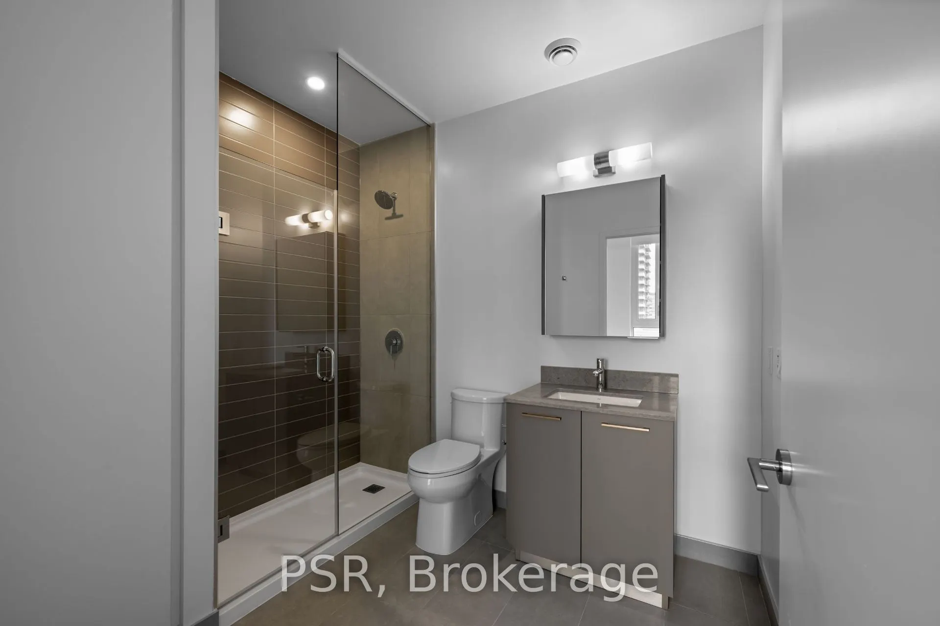 101 Roehampton Avenue, #713