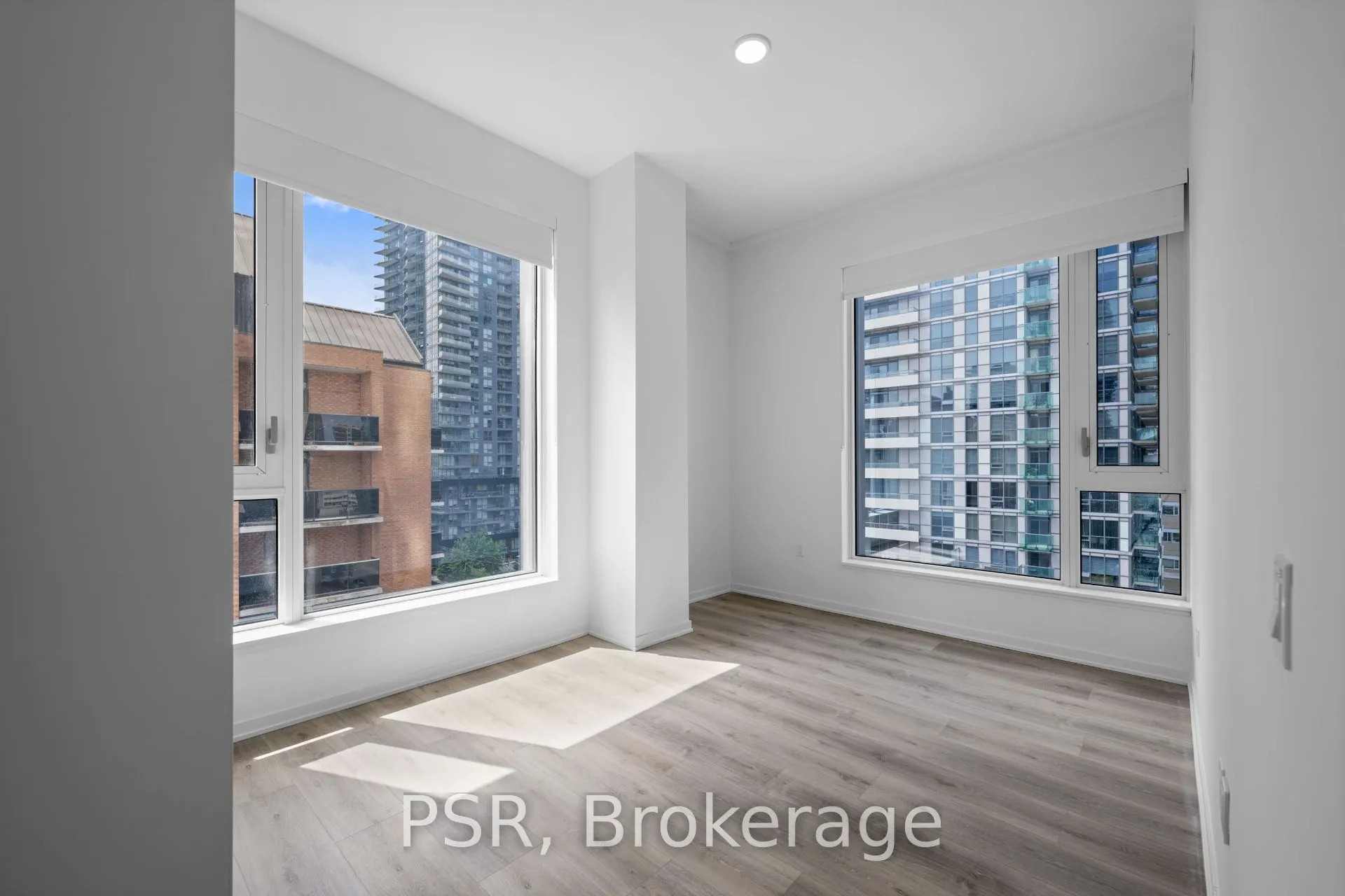 101 Roehampton Avenue, #713
