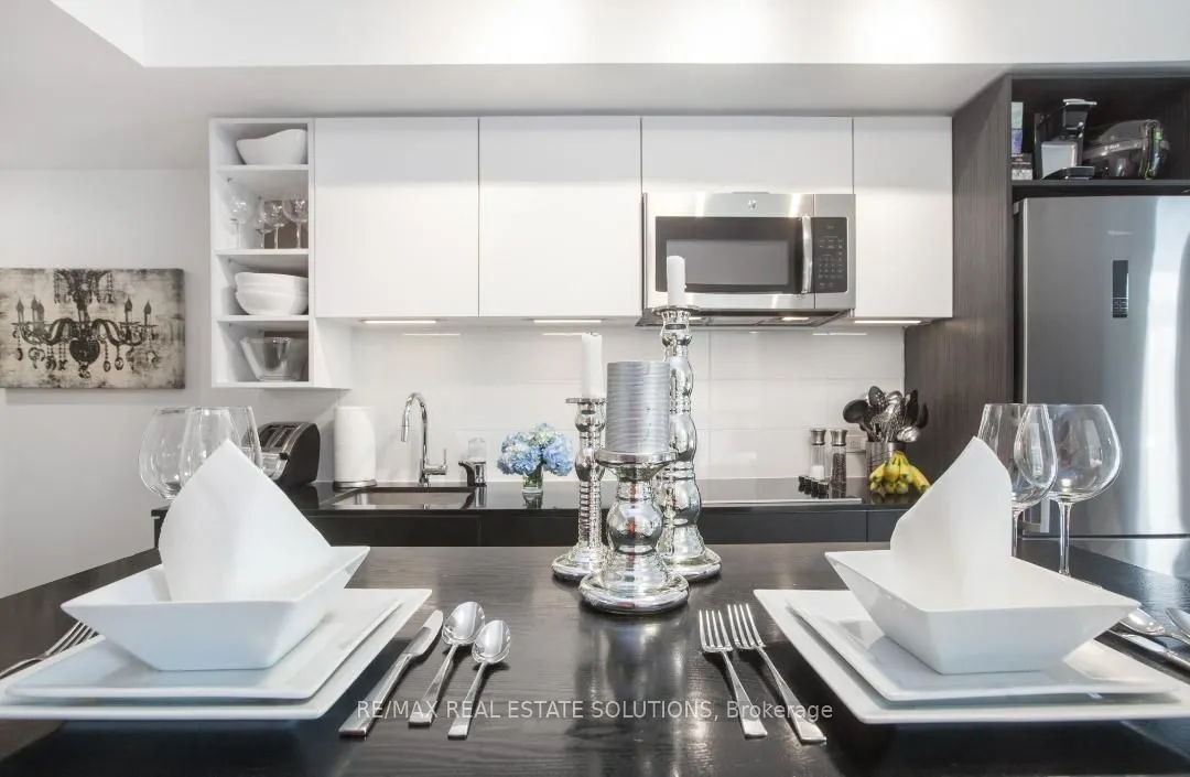 68 Shuter Street, #2606