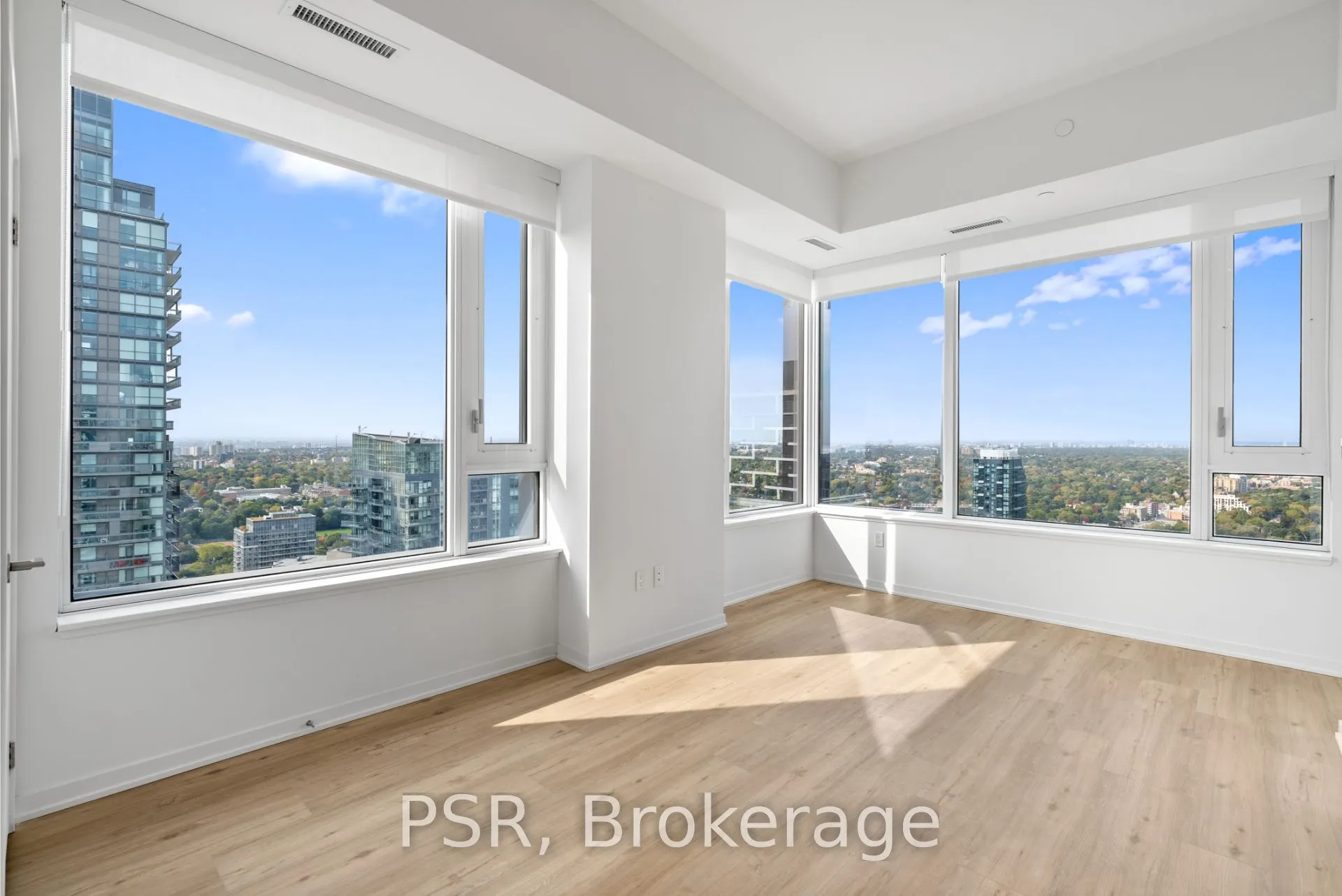 101 Roehampton Avenue, #3810