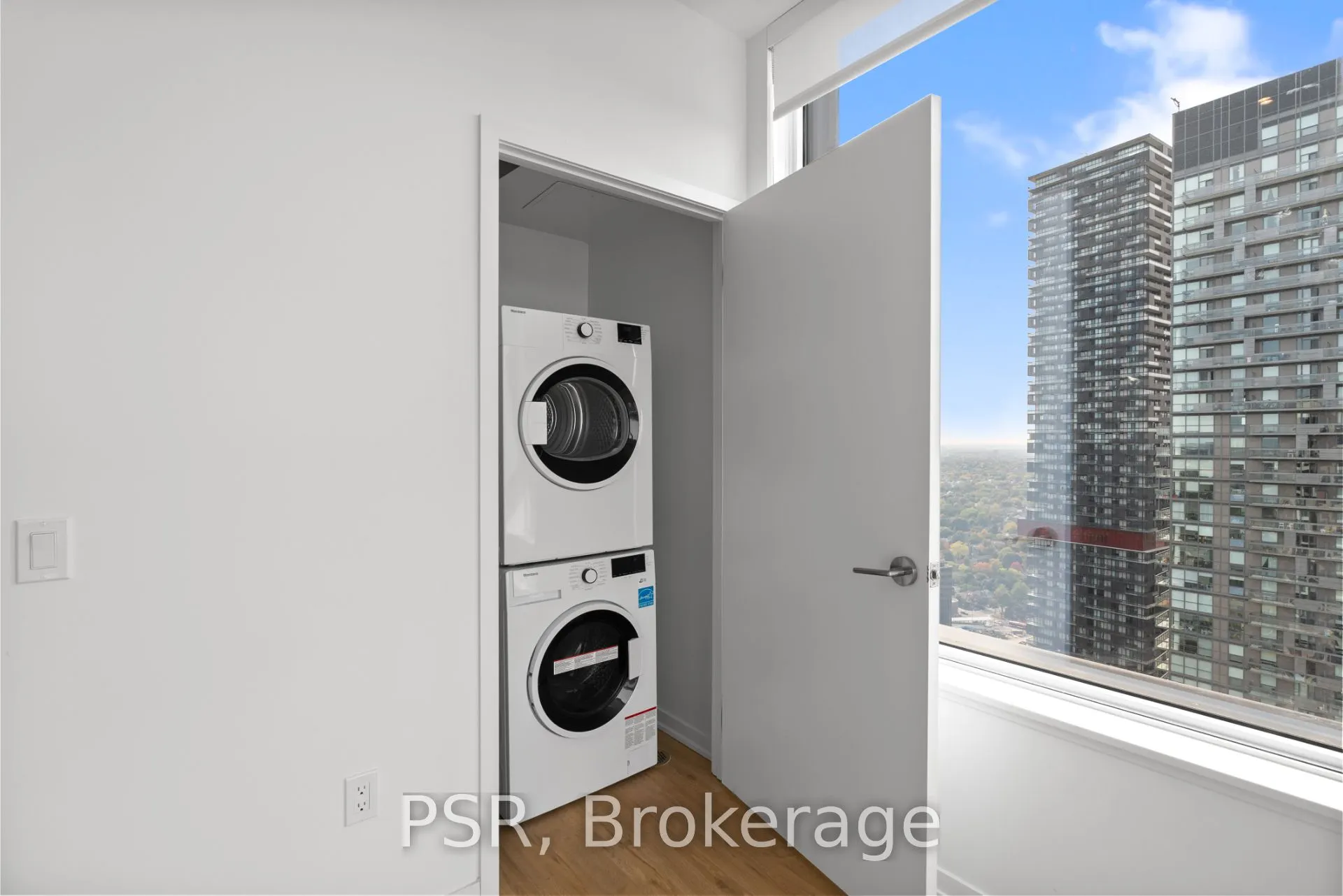 101 Roehampton Avenue, #3810