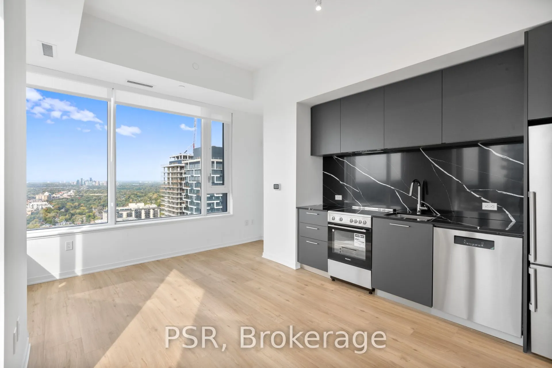 101 Roehampton Avenue, #3810