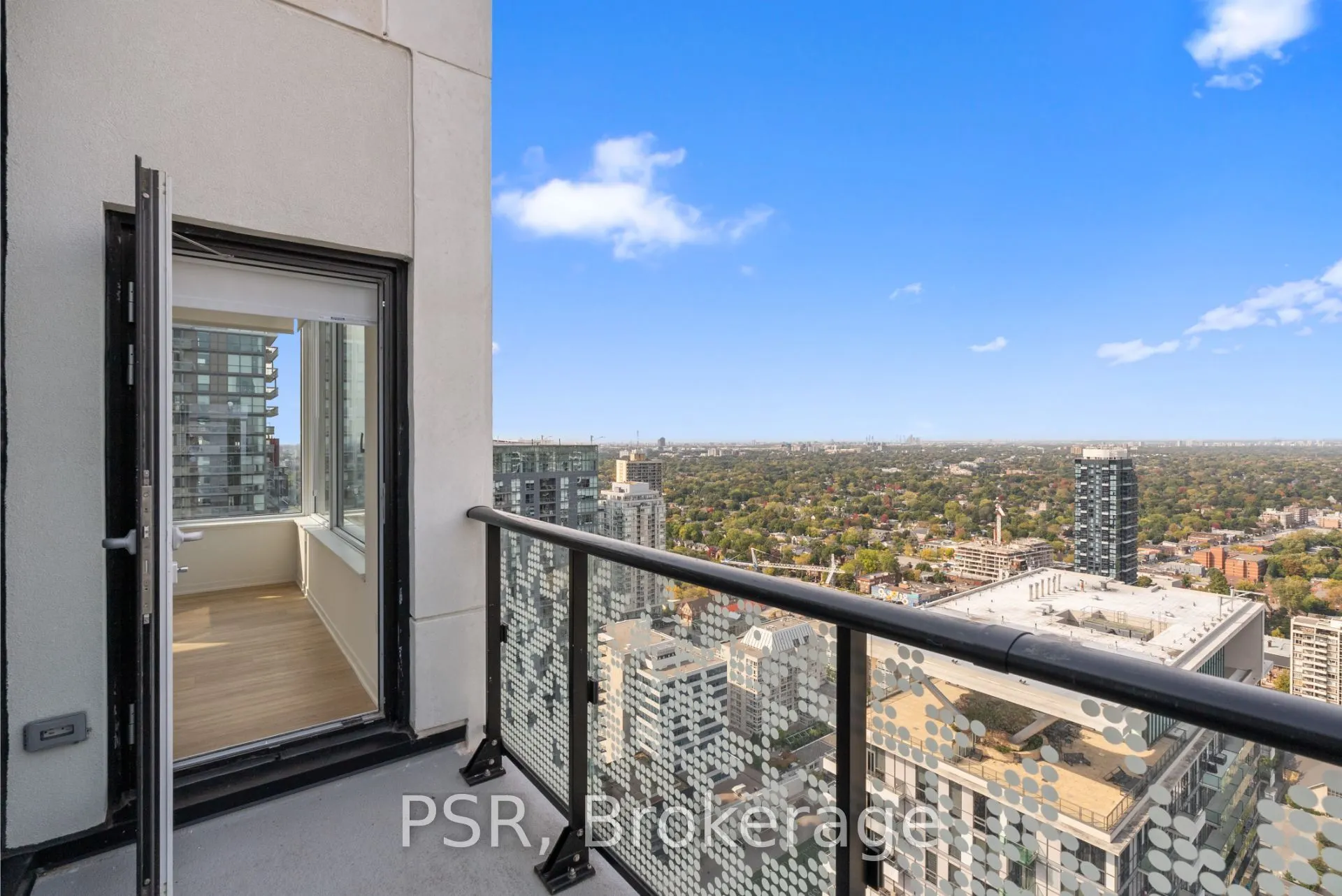 101 Roehampton Avenue, #3810