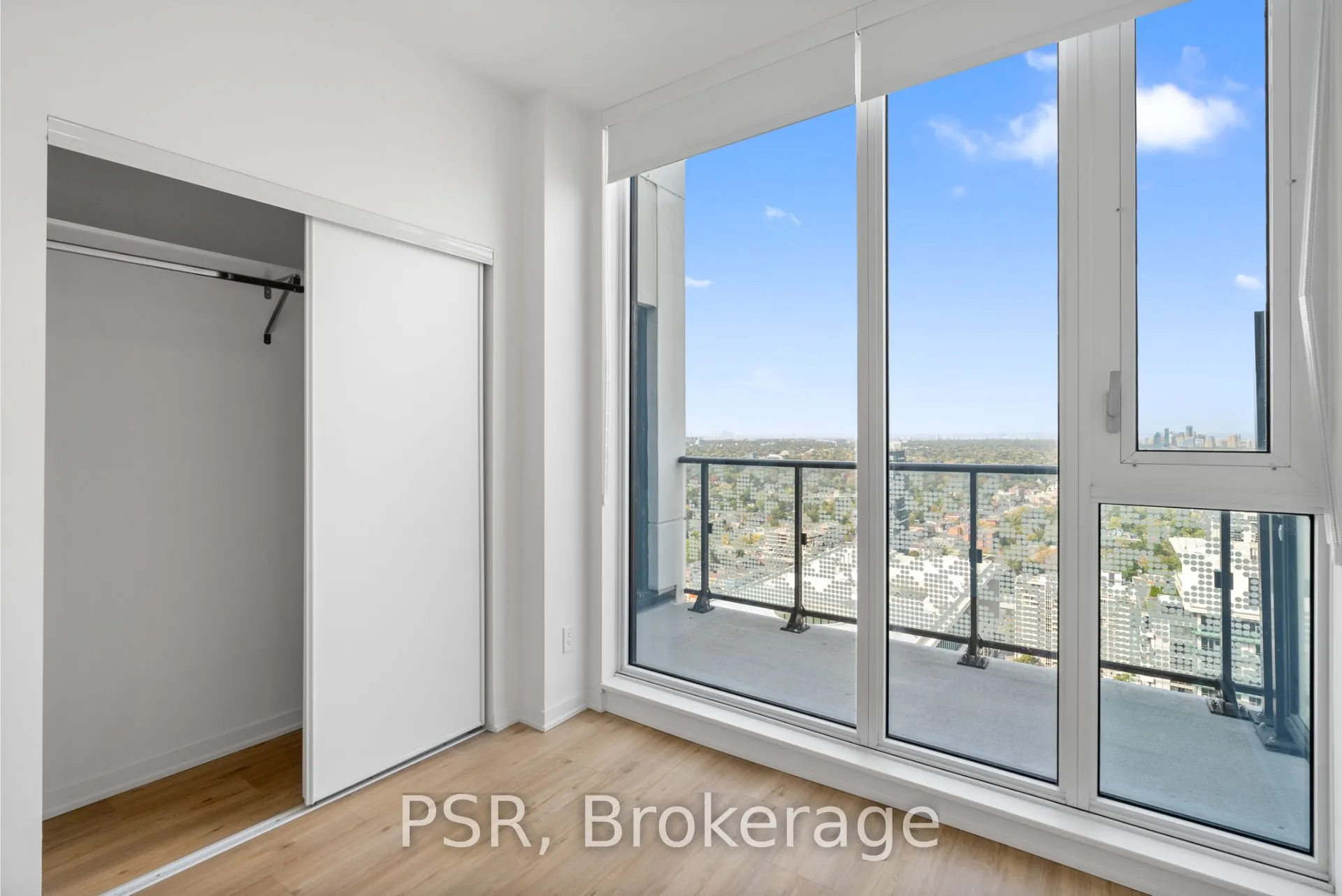 101 Roehampton Avenue, #3810
