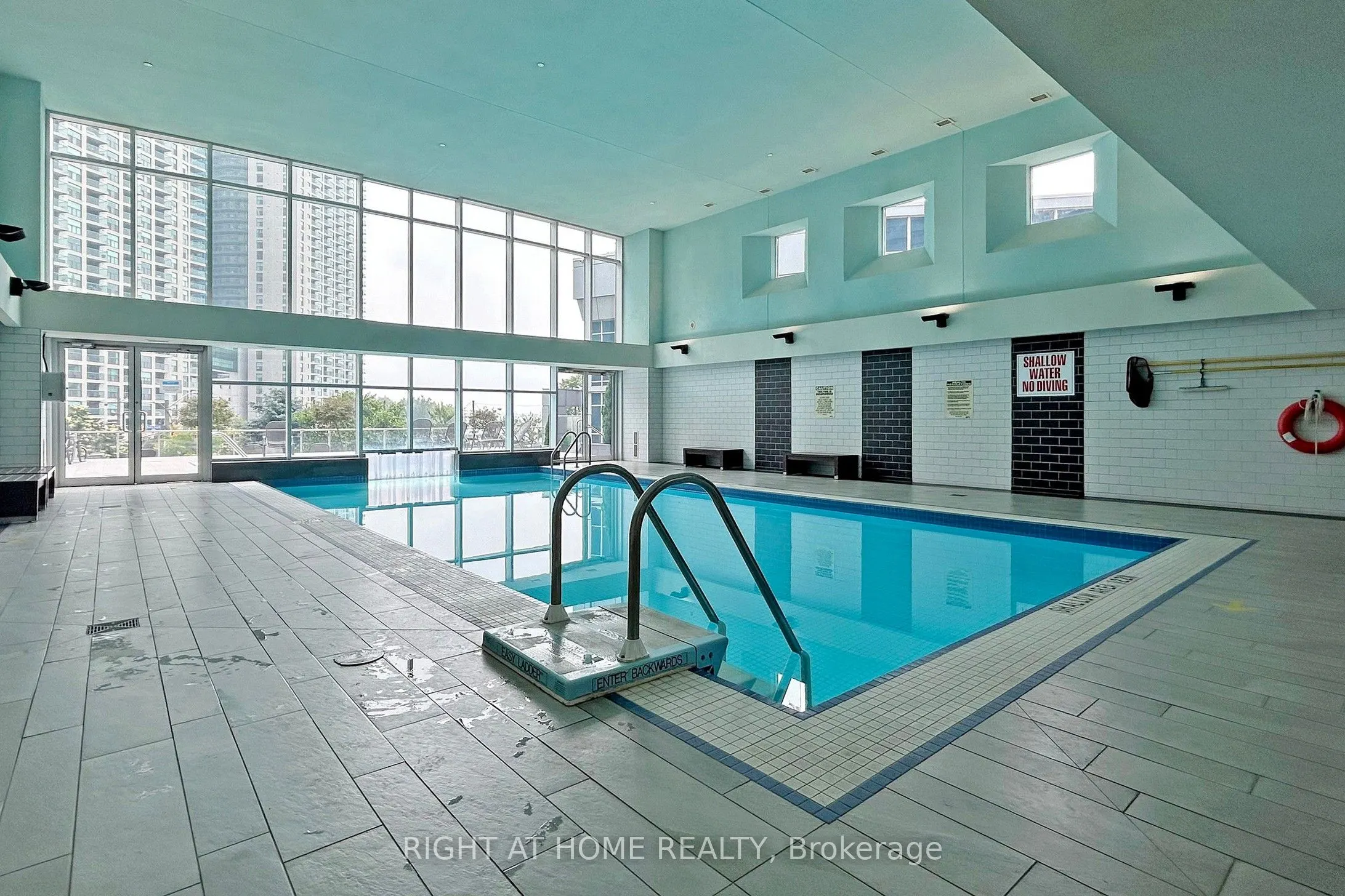 218 Queens Quay W, #1006