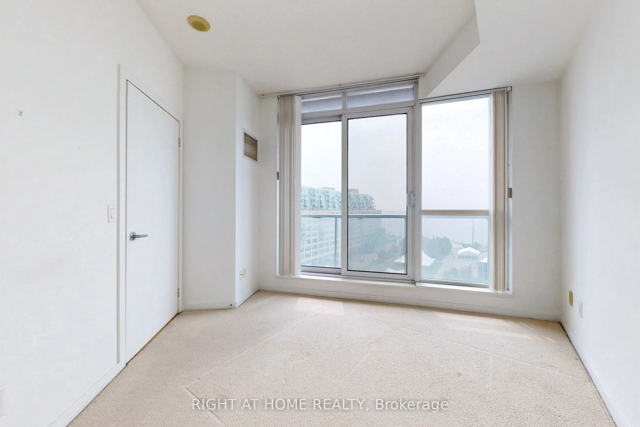 218 Queens Quay W, #1006