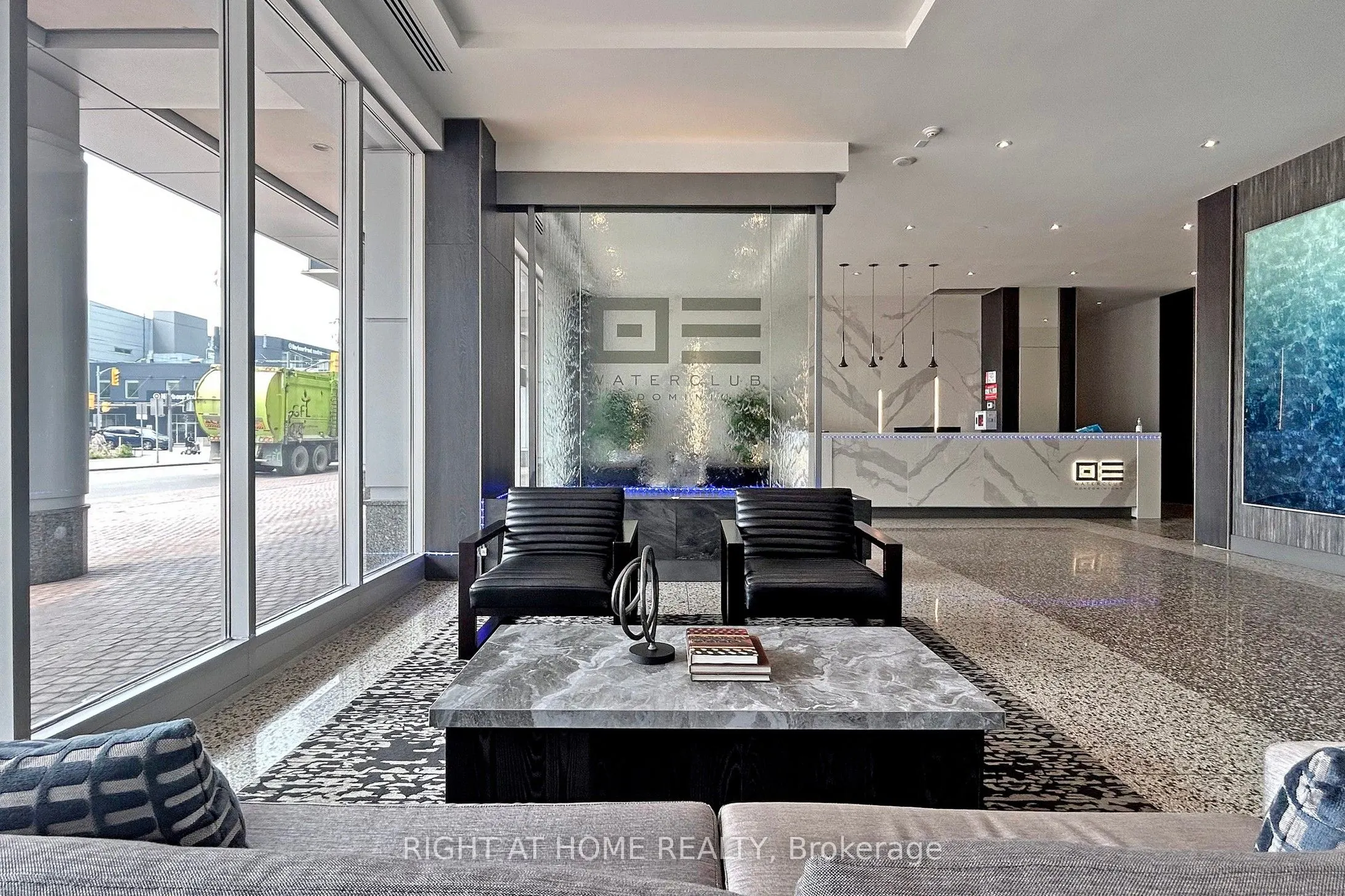 218 Queens Quay W, #1006