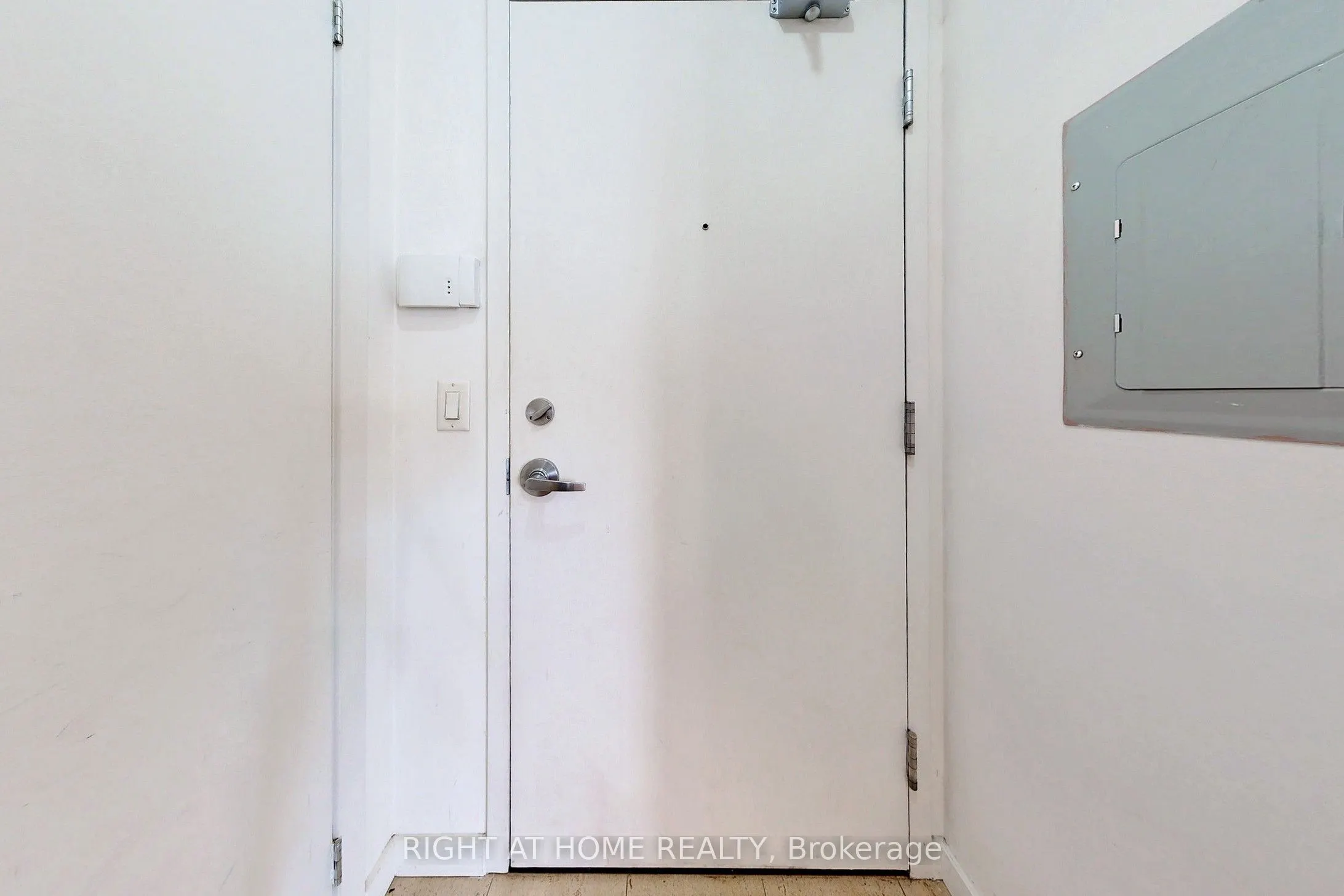 218 Queens Quay W, #1006