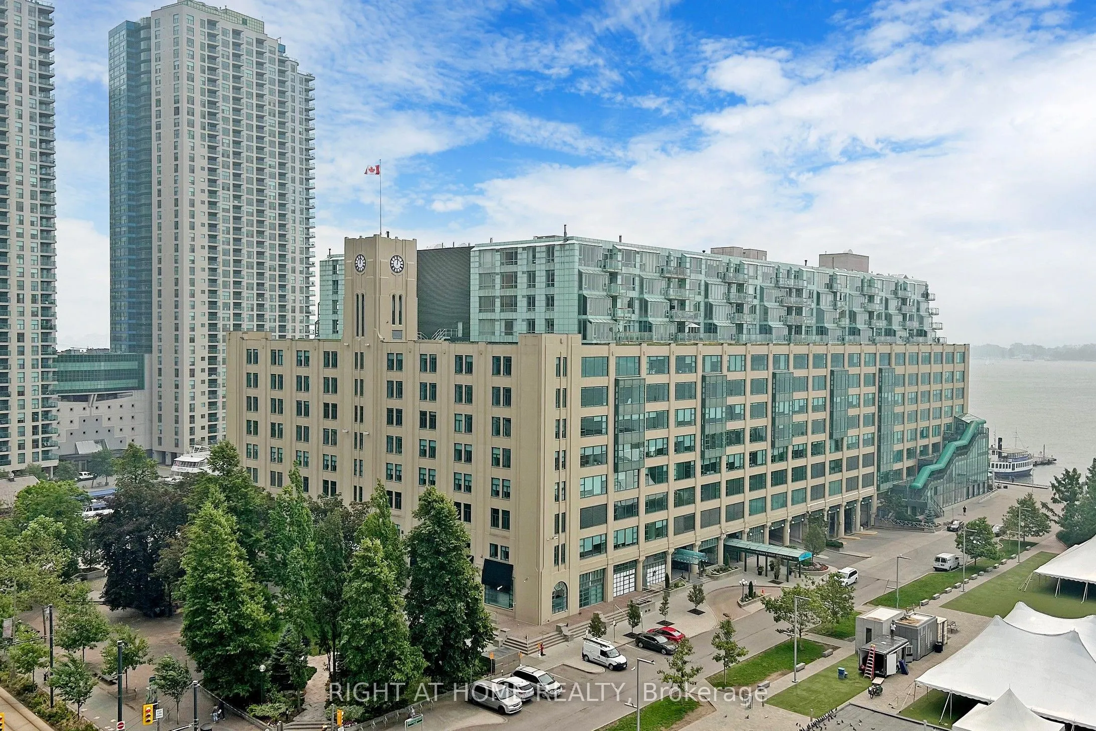 218 Queens Quay W, #1006