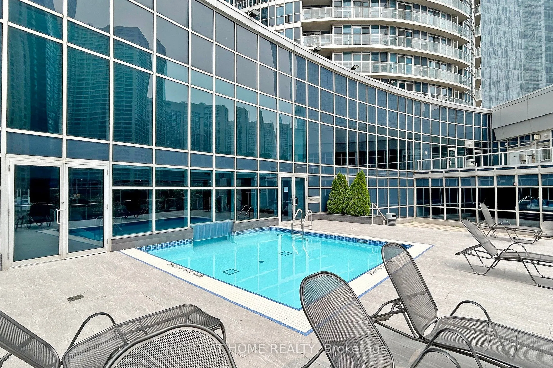 218 Queens Quay W, #1006