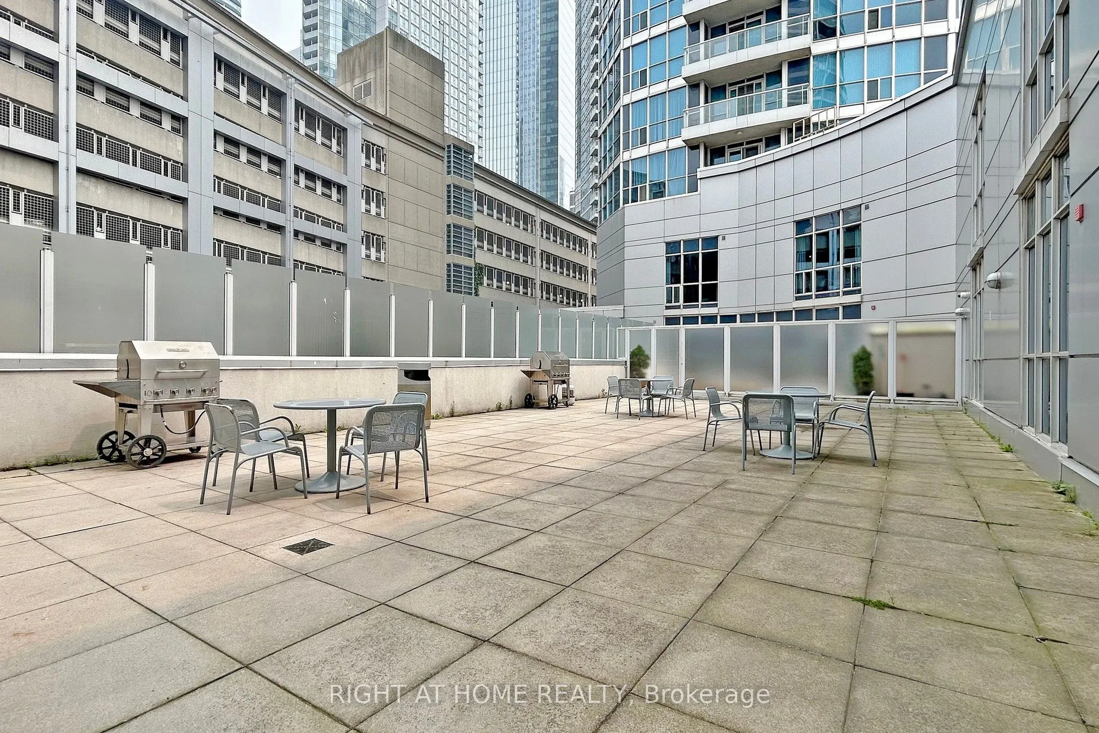 218 Queens Quay W, #1006