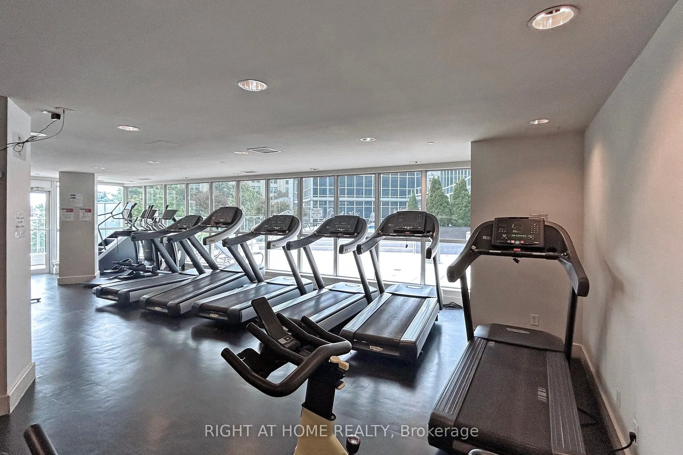 218 Queens Quay W, #1006