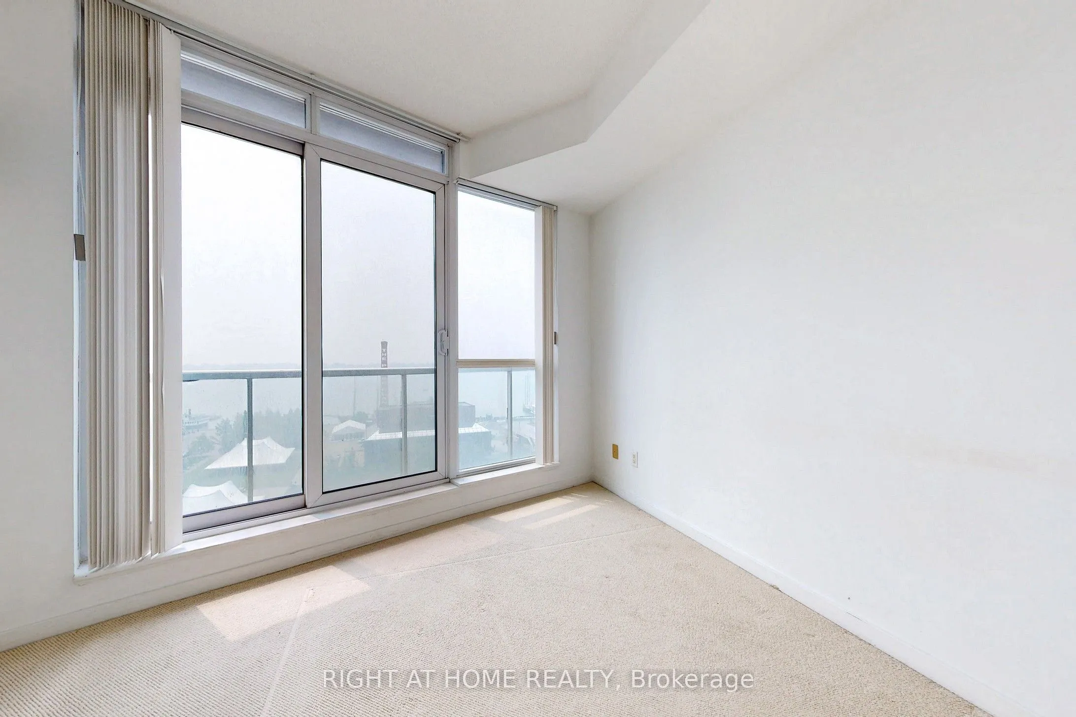 218 Queens Quay W, #1006