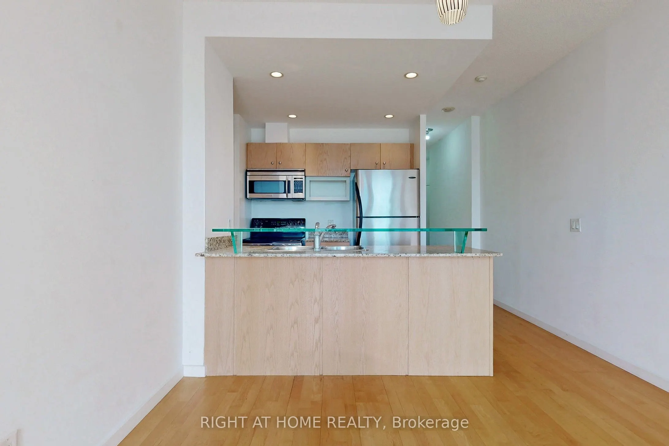 218 Queens Quay W, #1006