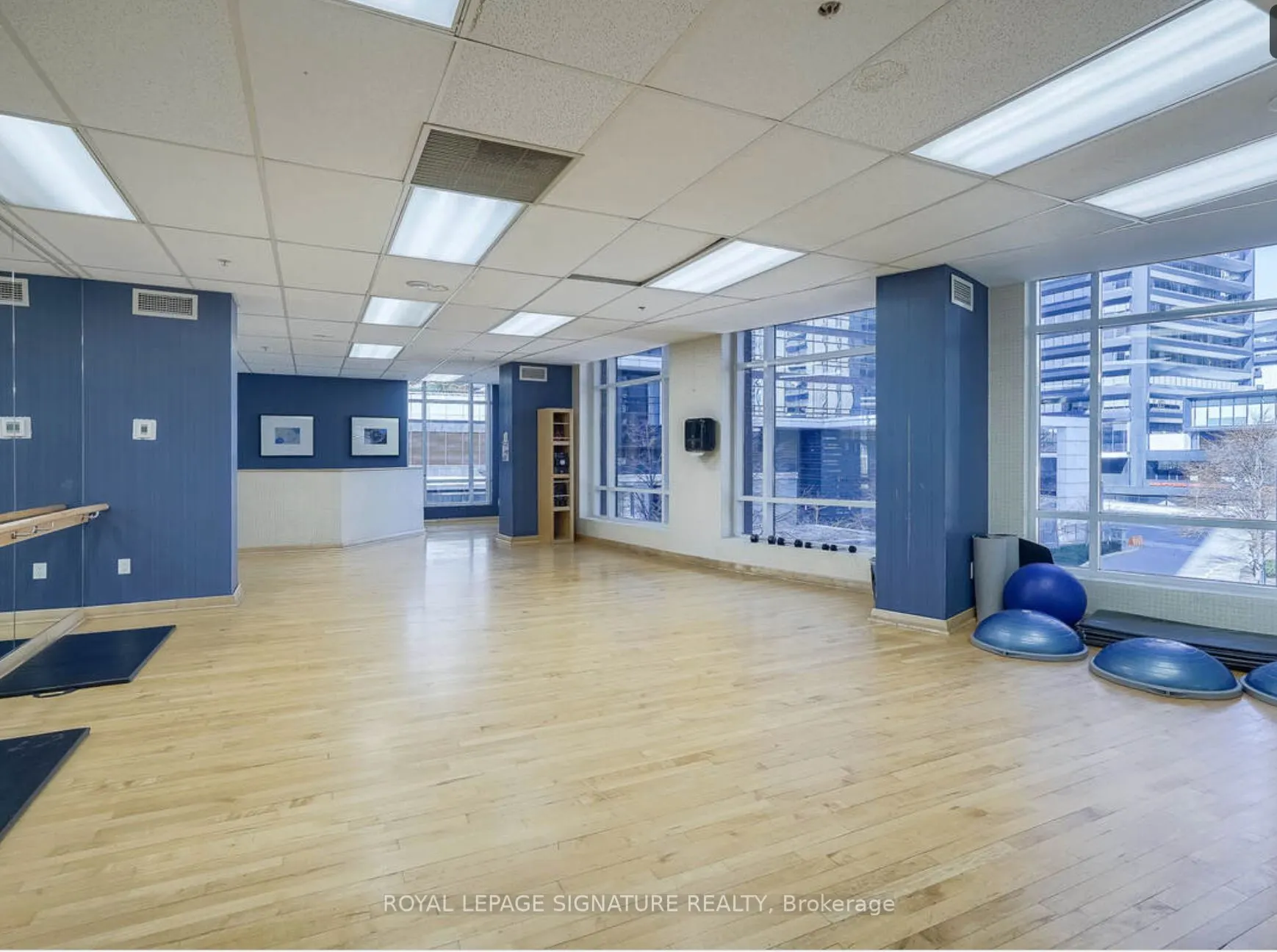 33 Sheppard Avenue, #910